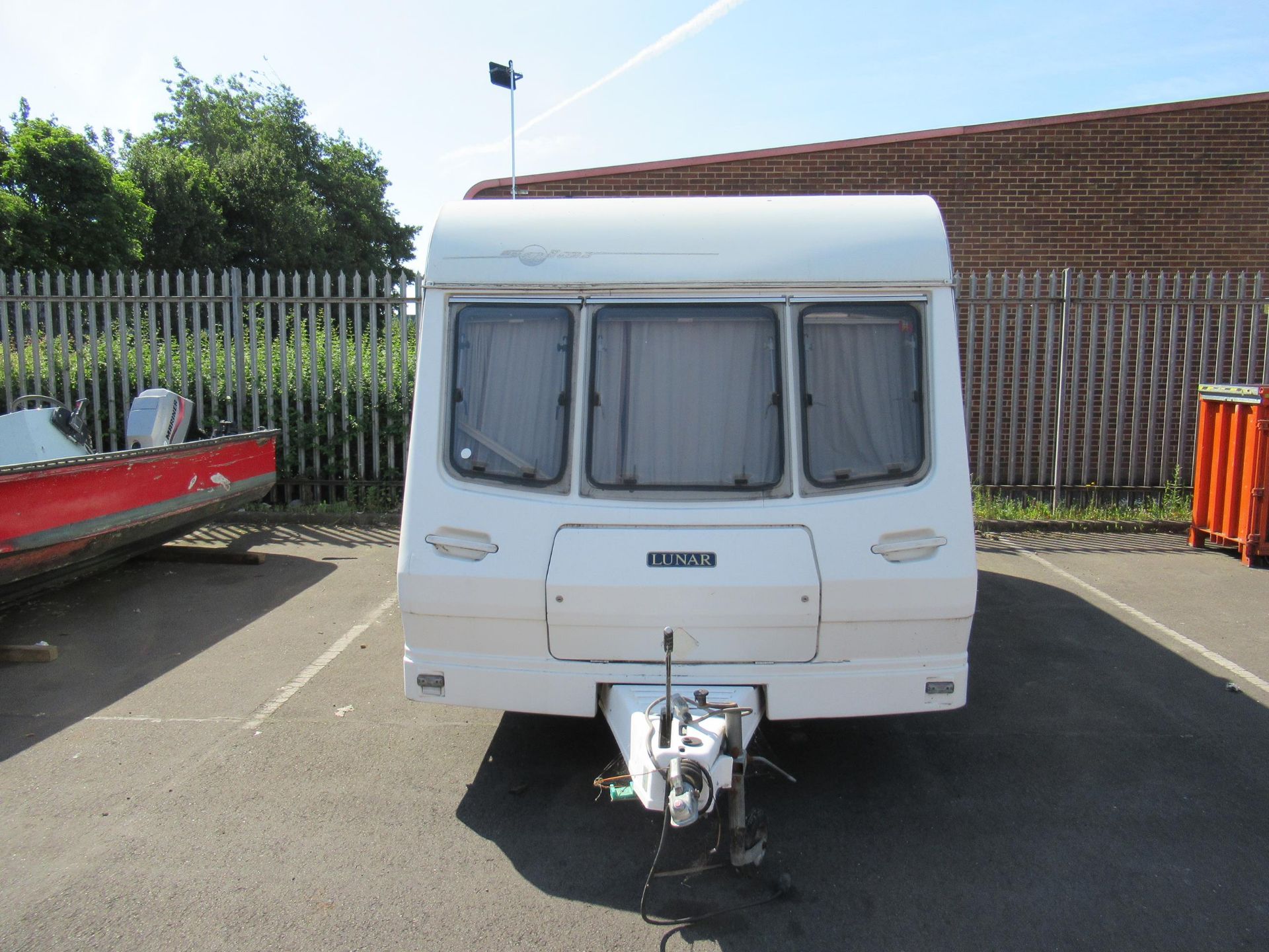 Lunar Solar Eclipse 462 two berth single axle caravan with double/two single beds. - Image 2 of 38