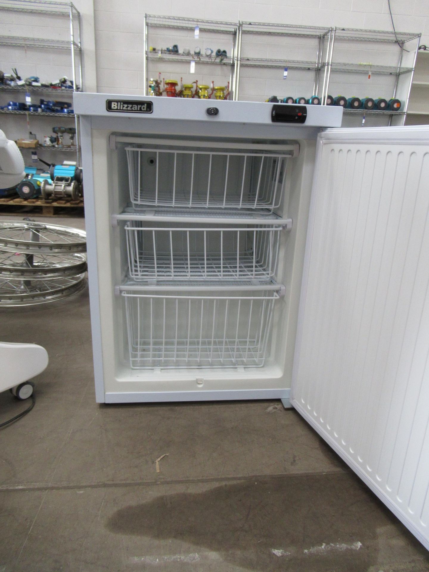 Blizzard undercounter freezer with internal baskets - Image 2 of 2