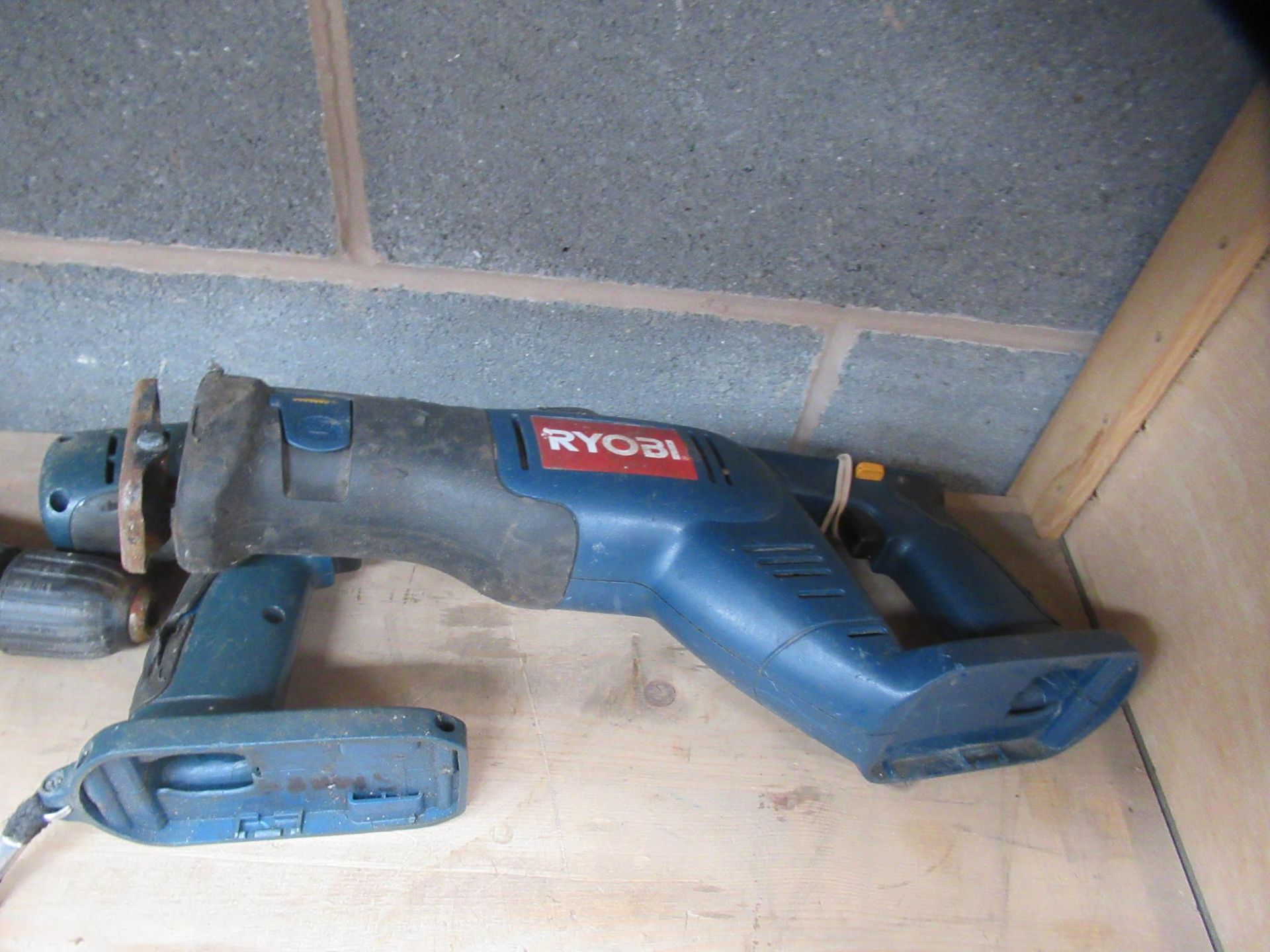 Shelf of Cordless Handtools Including Bosch and Ryob Drills, Vacuum etc - Image 6 of 7