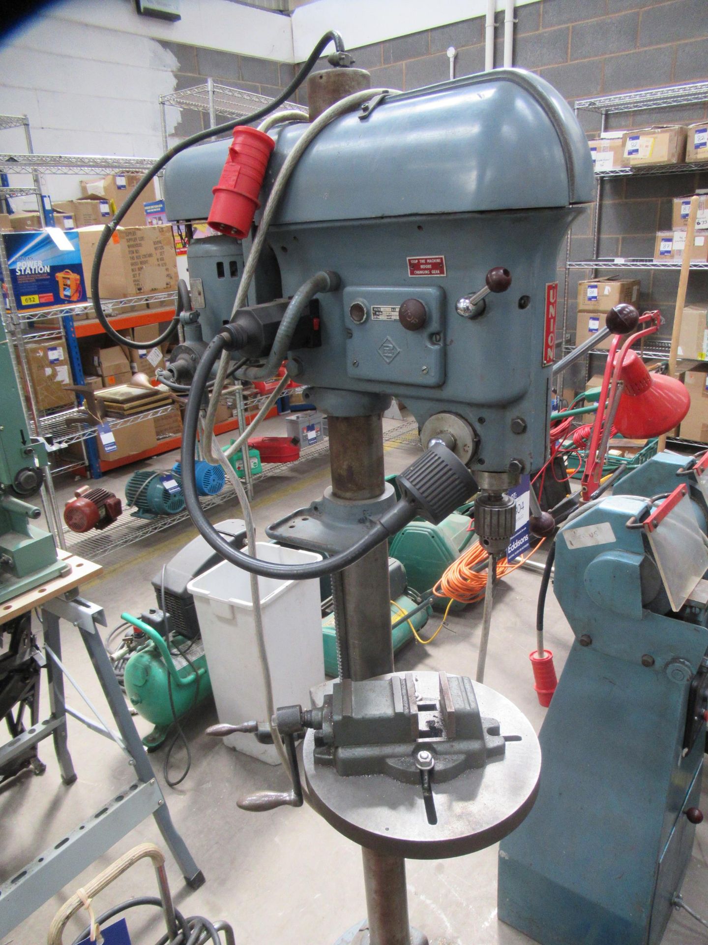 Union floor standing pedestal drill with 3x beds and vice, 415V. - Image 2 of 8