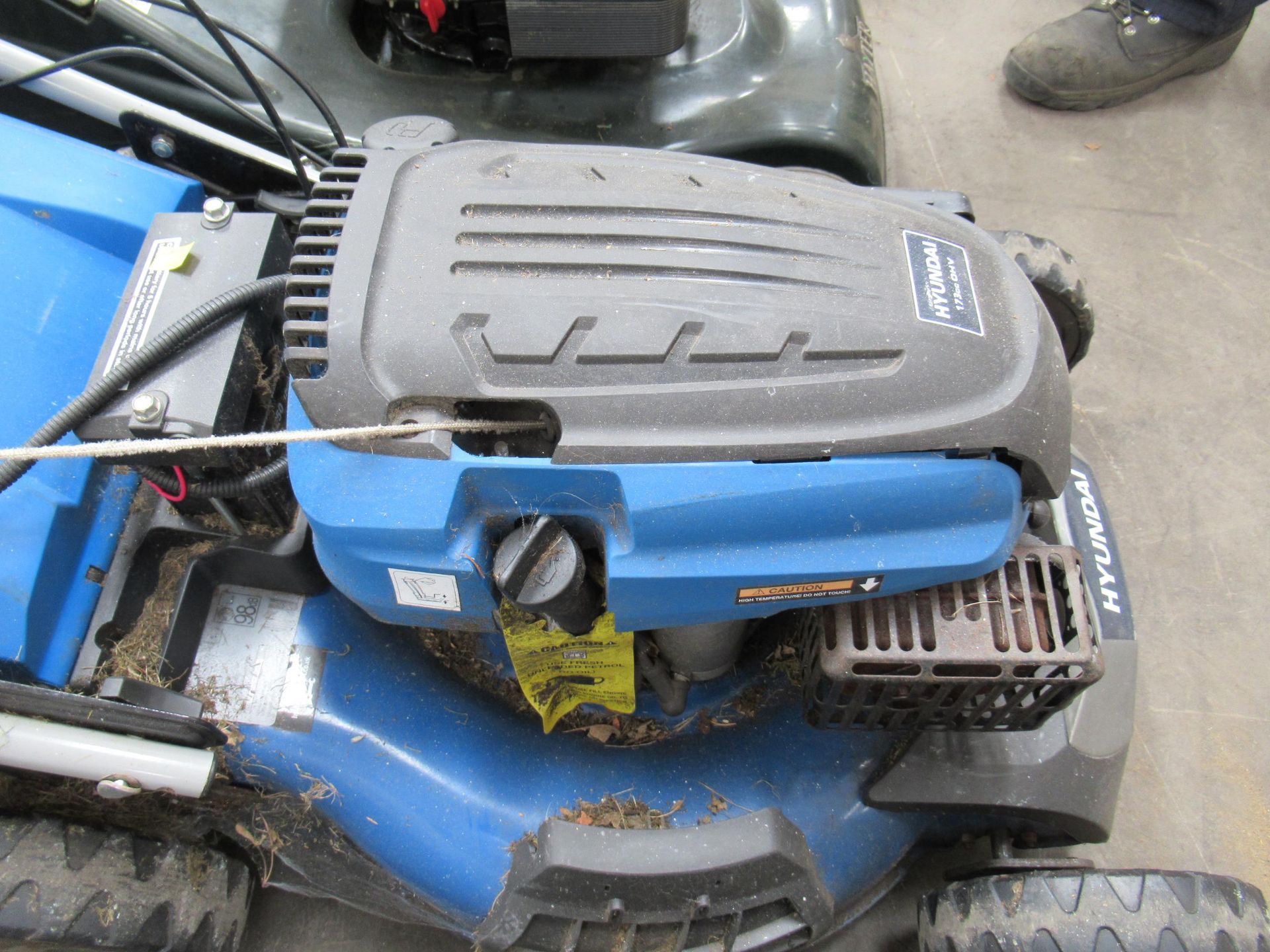 Hyundai 173cc Drive Lawn Mower - Image 2 of 3