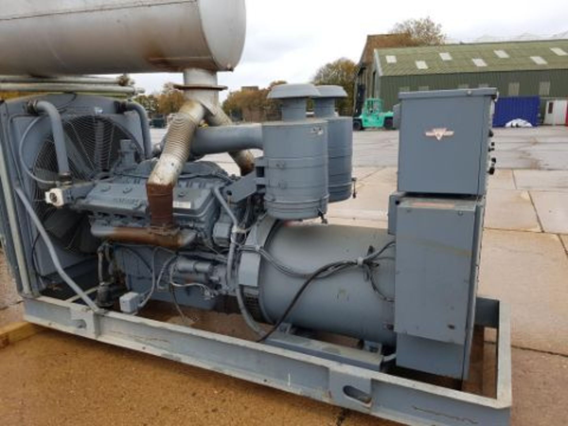 Diesel Generator: Detroit 250Kva 84Hours - Image 2 of 4