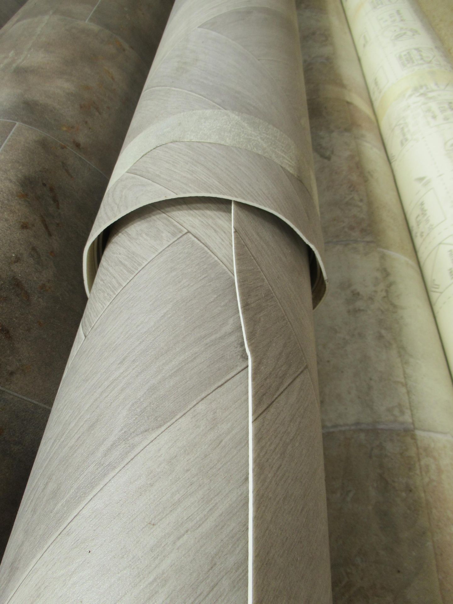 3x rolls of vinyl flooring (4m x 3.5m, 2x 4m x 15m). - Image 4 of 11