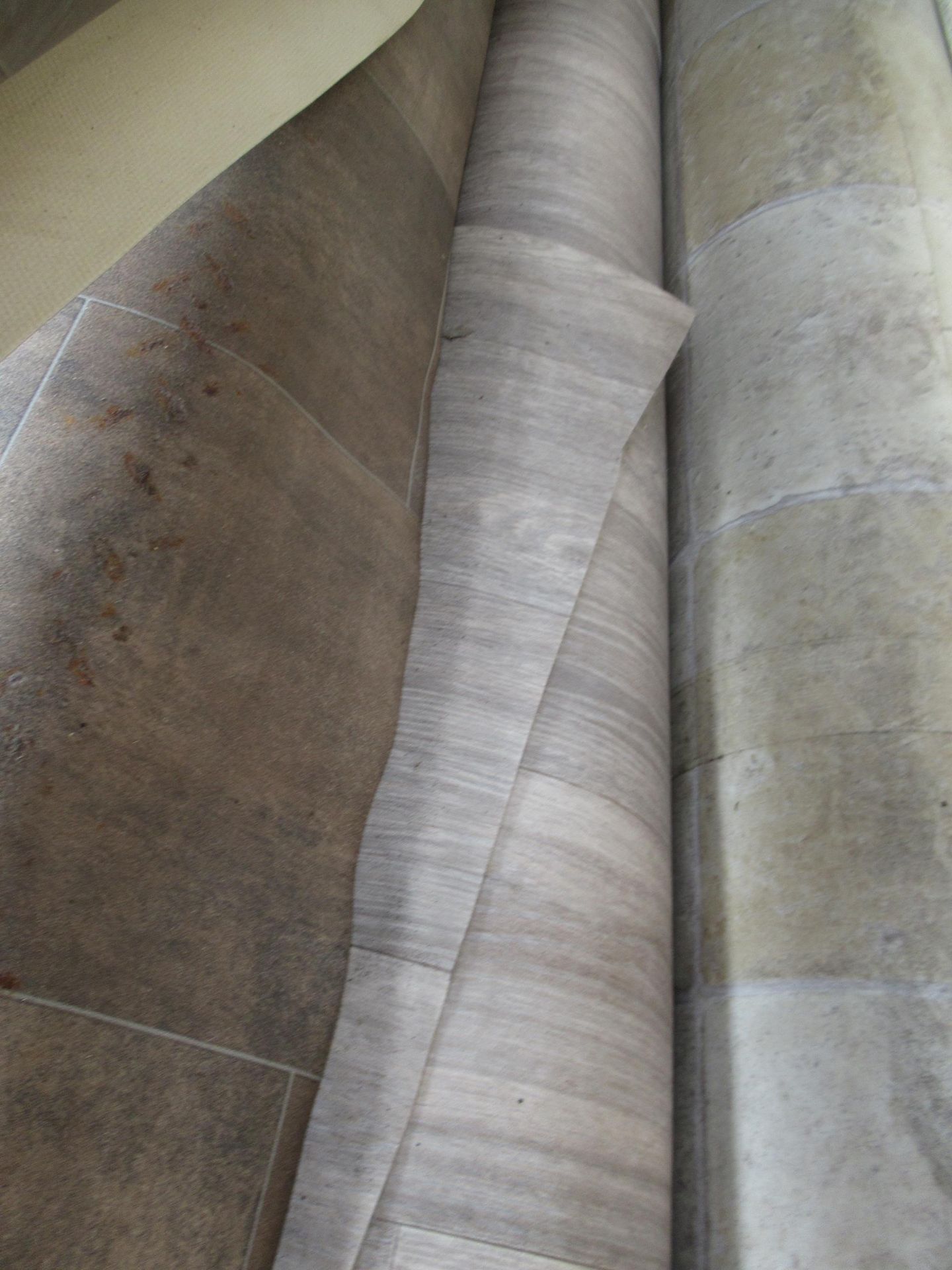 3x rolls of vinyl flooring (4m x 3.5m, 2x 4m x 15m). - Image 8 of 11