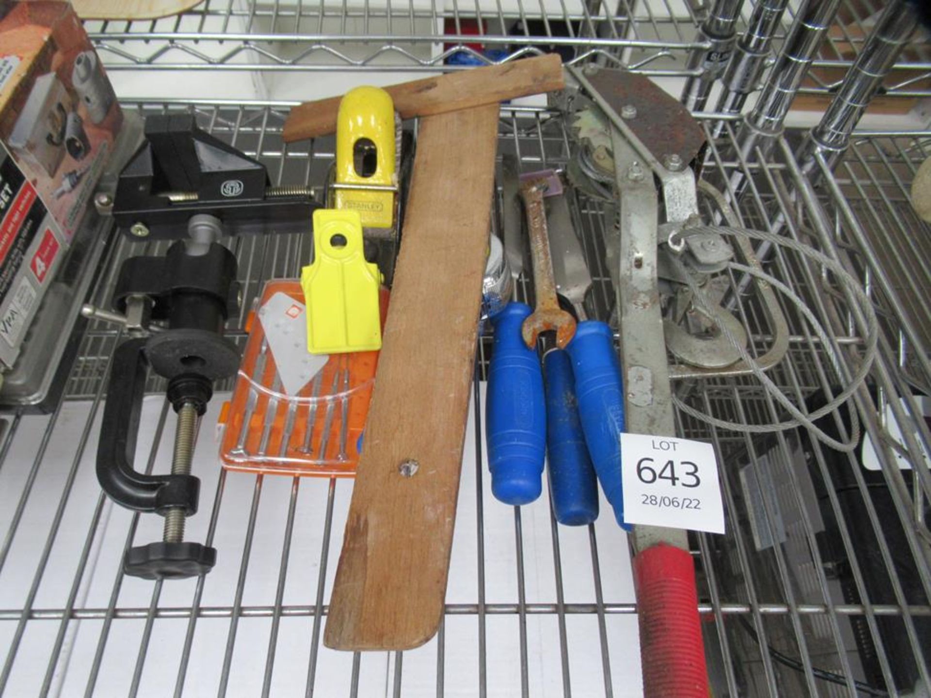 2 x Shelves of Assorted Hand Tools - Image 2 of 4