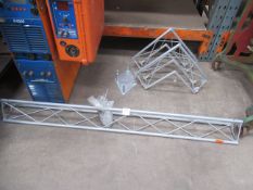 Litestructure- 1x 1.5m height, 2x 40mm right angles and 2x base plates