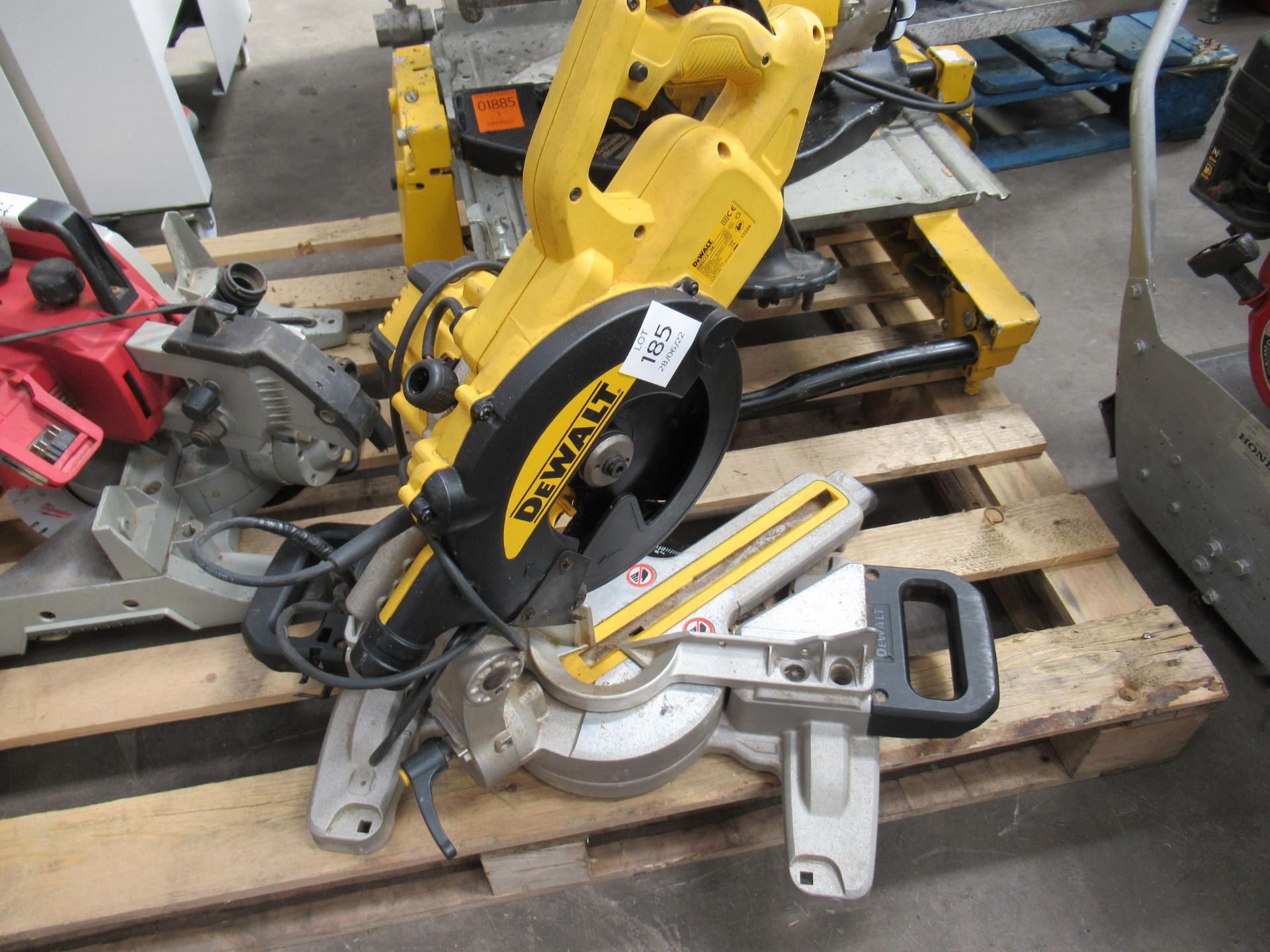 DeWalt DWS773 Mitre Saw 240 (Spares or Repair)