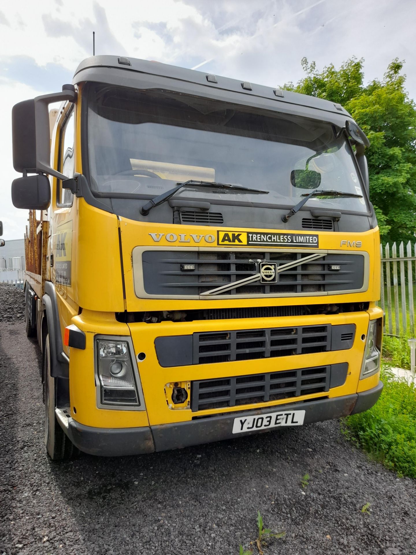 Volvo FMS FM9 flat bed rigid truck, Reg: YJ03 ETL, - Image 2 of 14