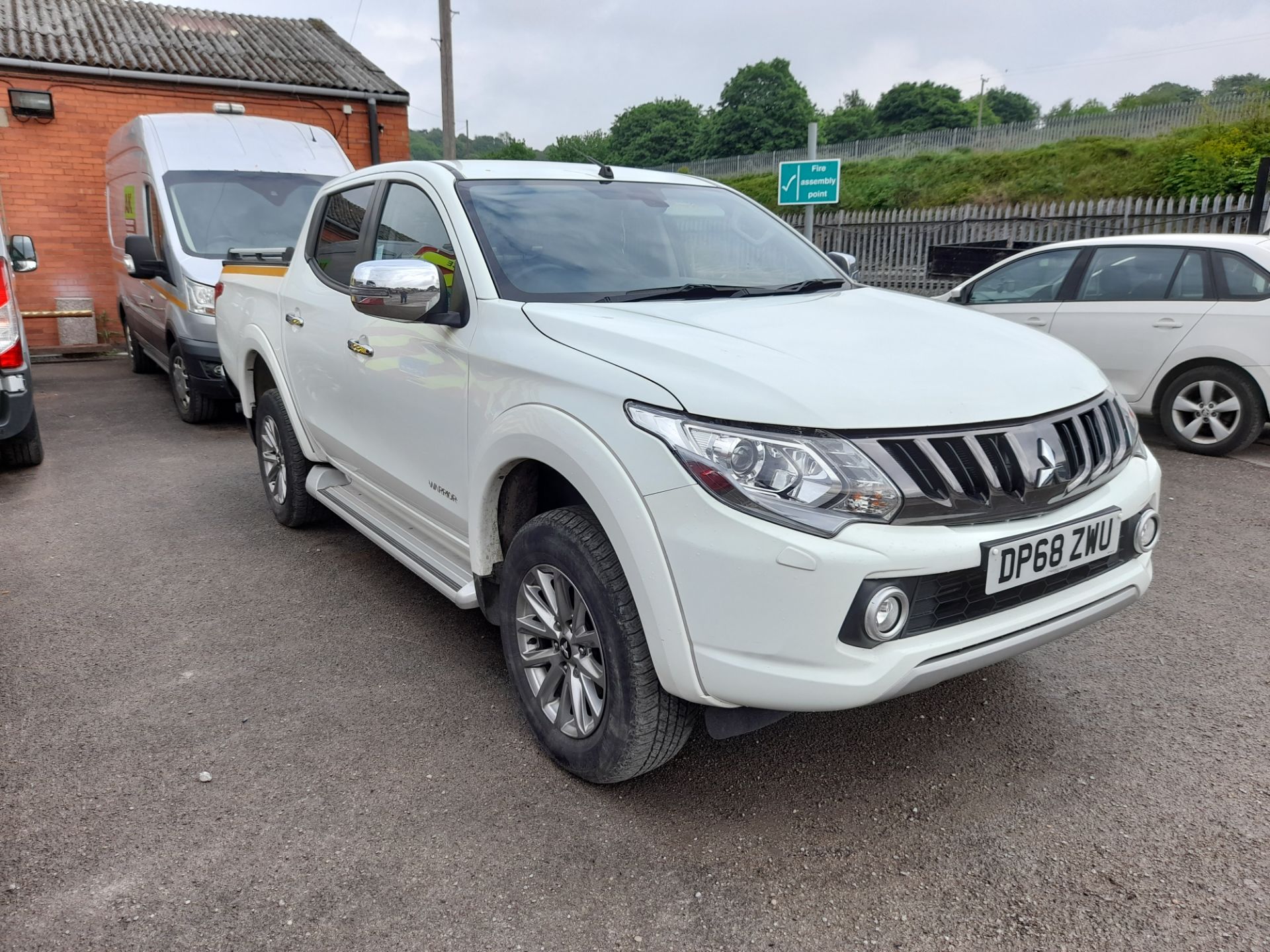 MITSUBISHI L200 DIESEL manual Double Cab DI-D 178 - Image 2 of 10