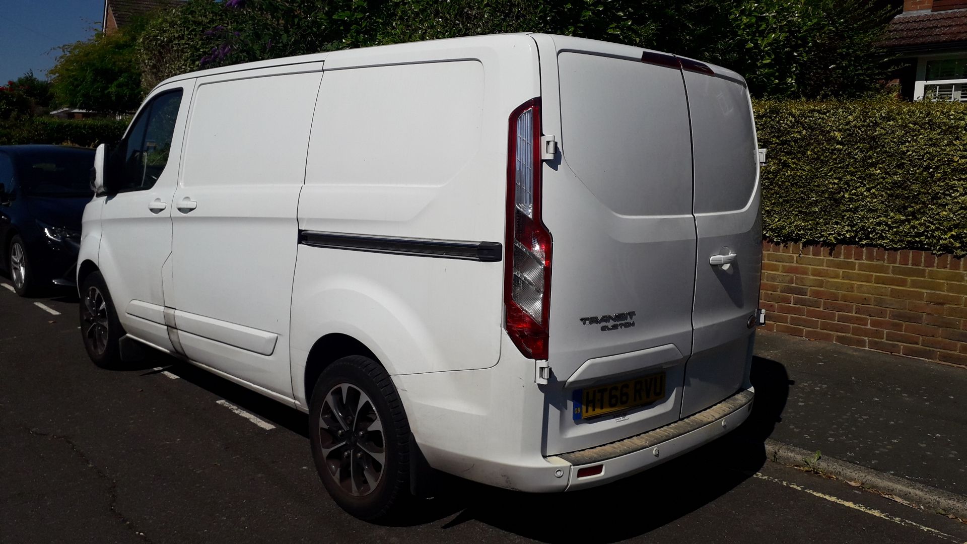 Ford Transit Custom 290 L1 FWD Diesel, 2.0 TDCi 170ps High Roof Panel Van, reg HT66 RVU, first regis - Image 5 of 32