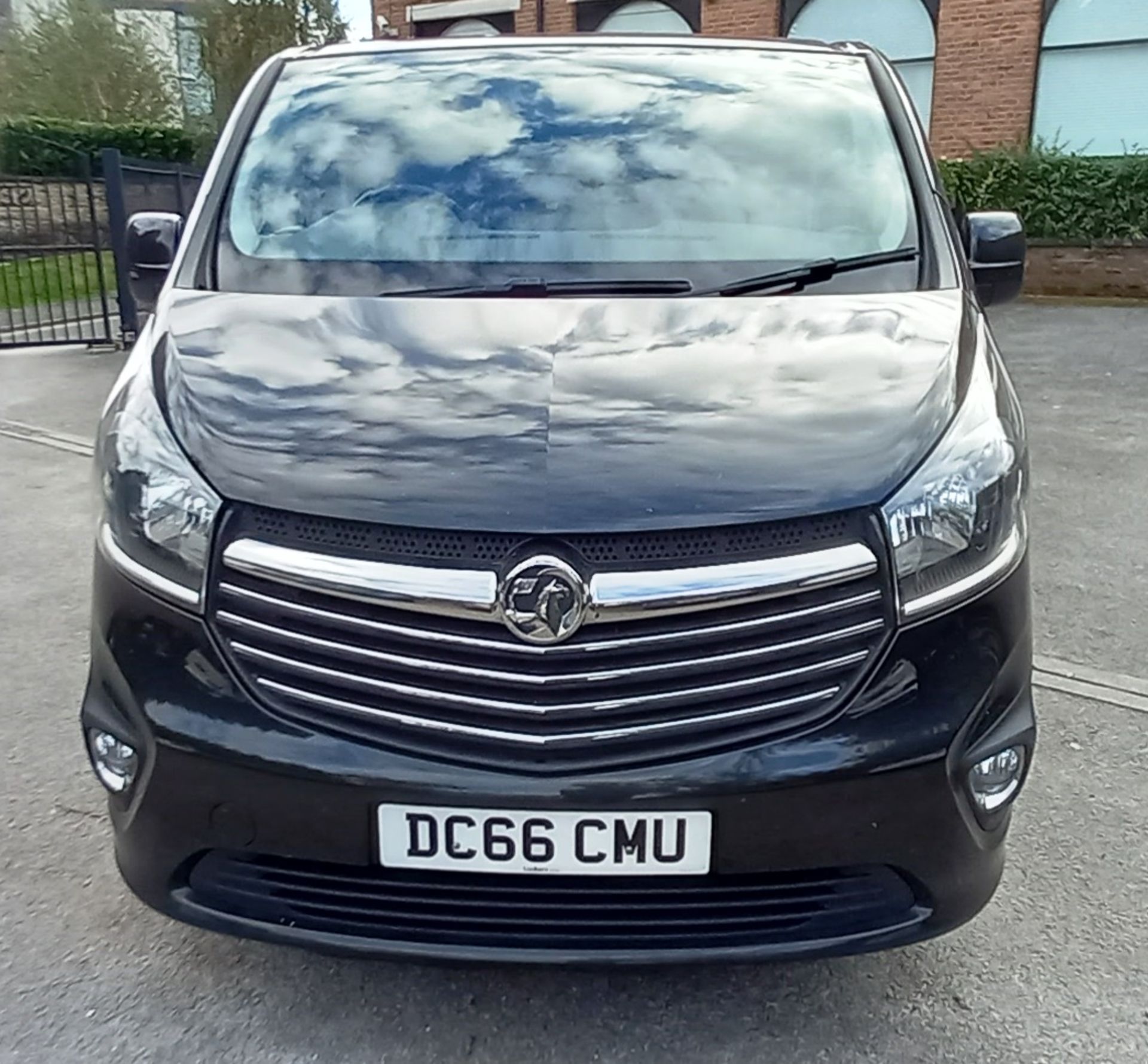 Vauxhall Vivaro L2 Diesel, 1.6 CDTI Bi Turbo 125ps - Image 8 of 12