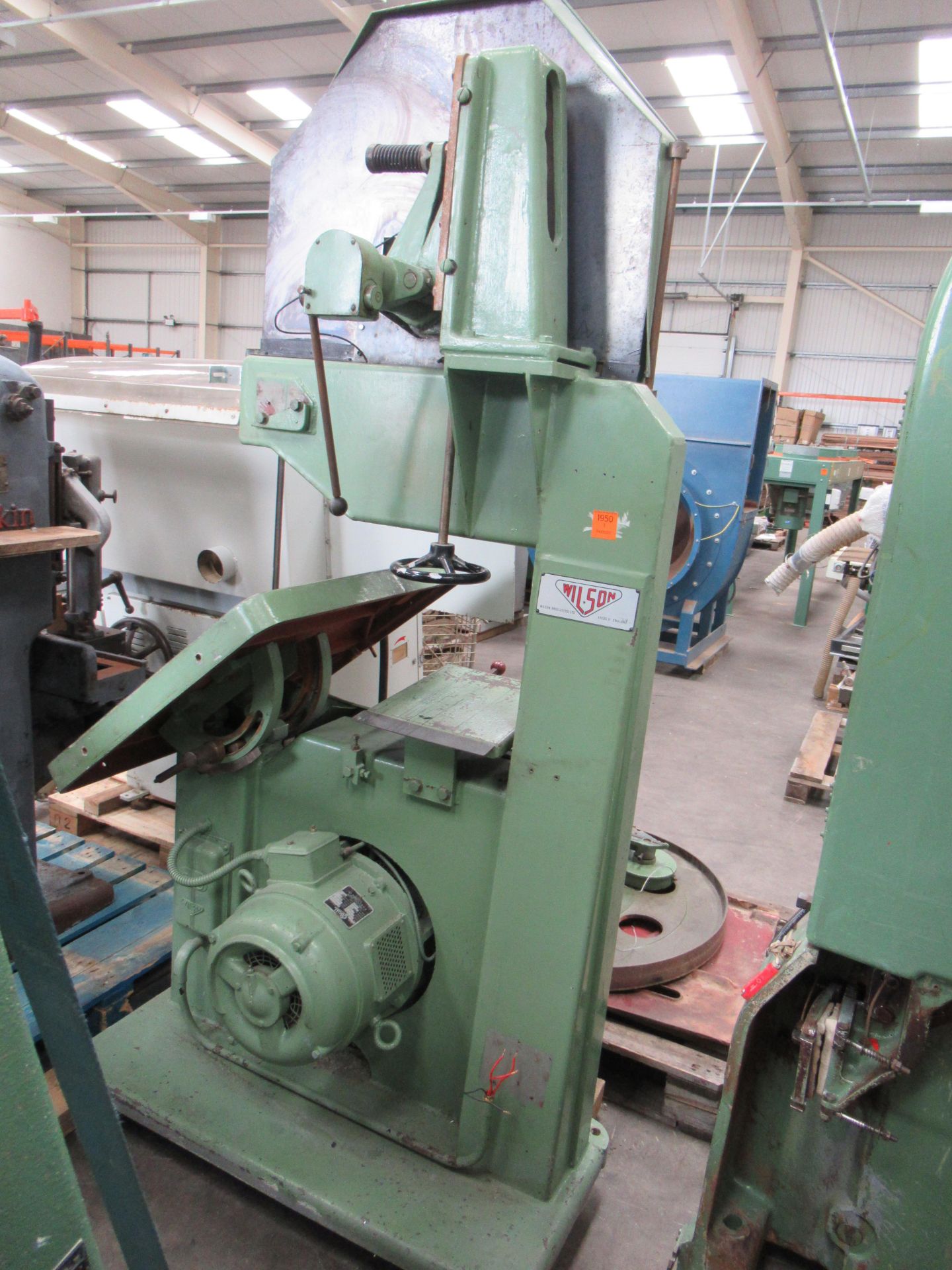 Wilson Bandsaw with Tilting Table. Please note there is a £15 plus VAT Lift Out Fee on this lot - Image 3 of 5
