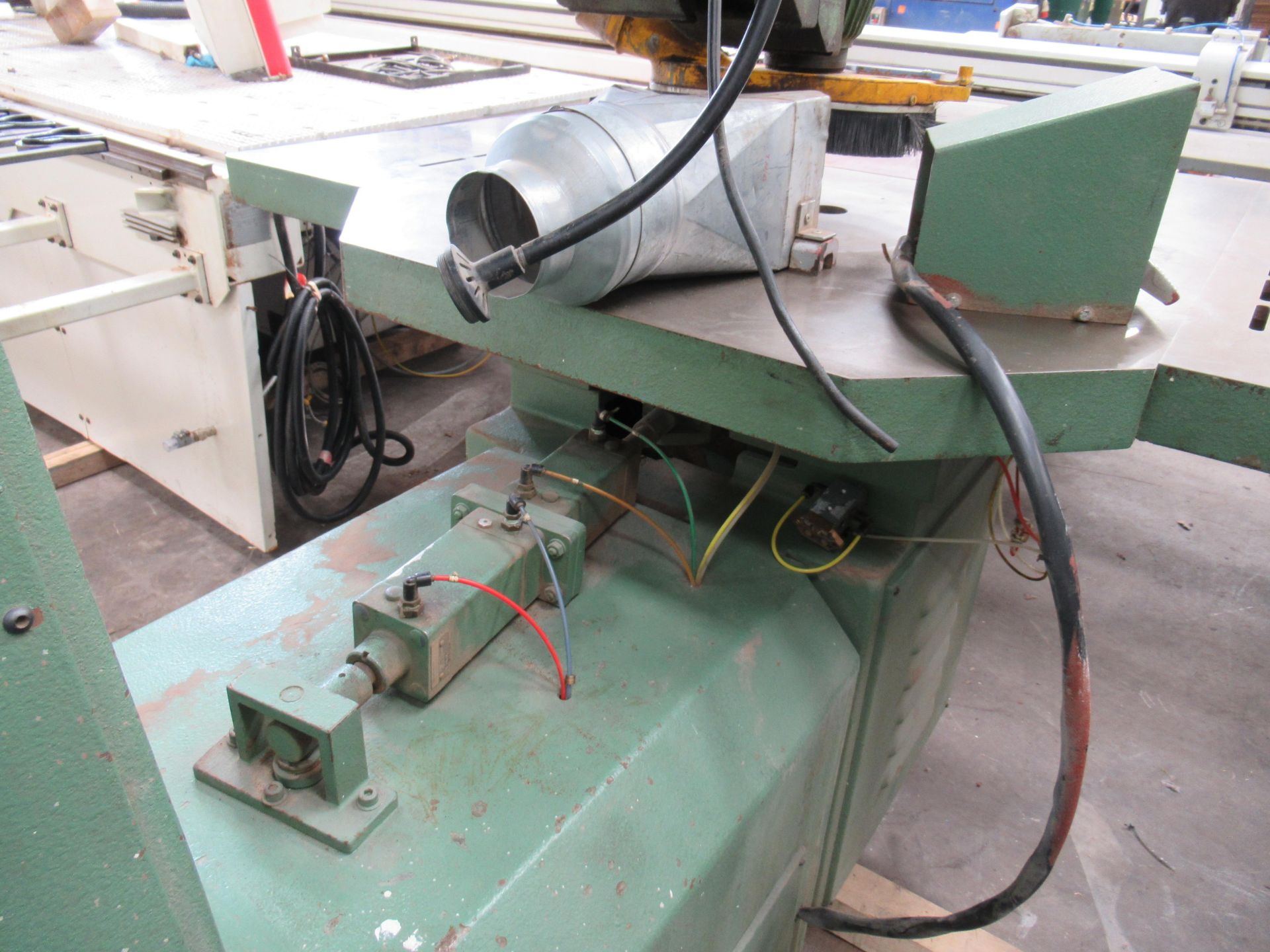 Wadkin Bursgreen UX/FIA/85793 Router. Please note there is a £25 plus VAT Lift Out Fee on this lot - Image 8 of 10