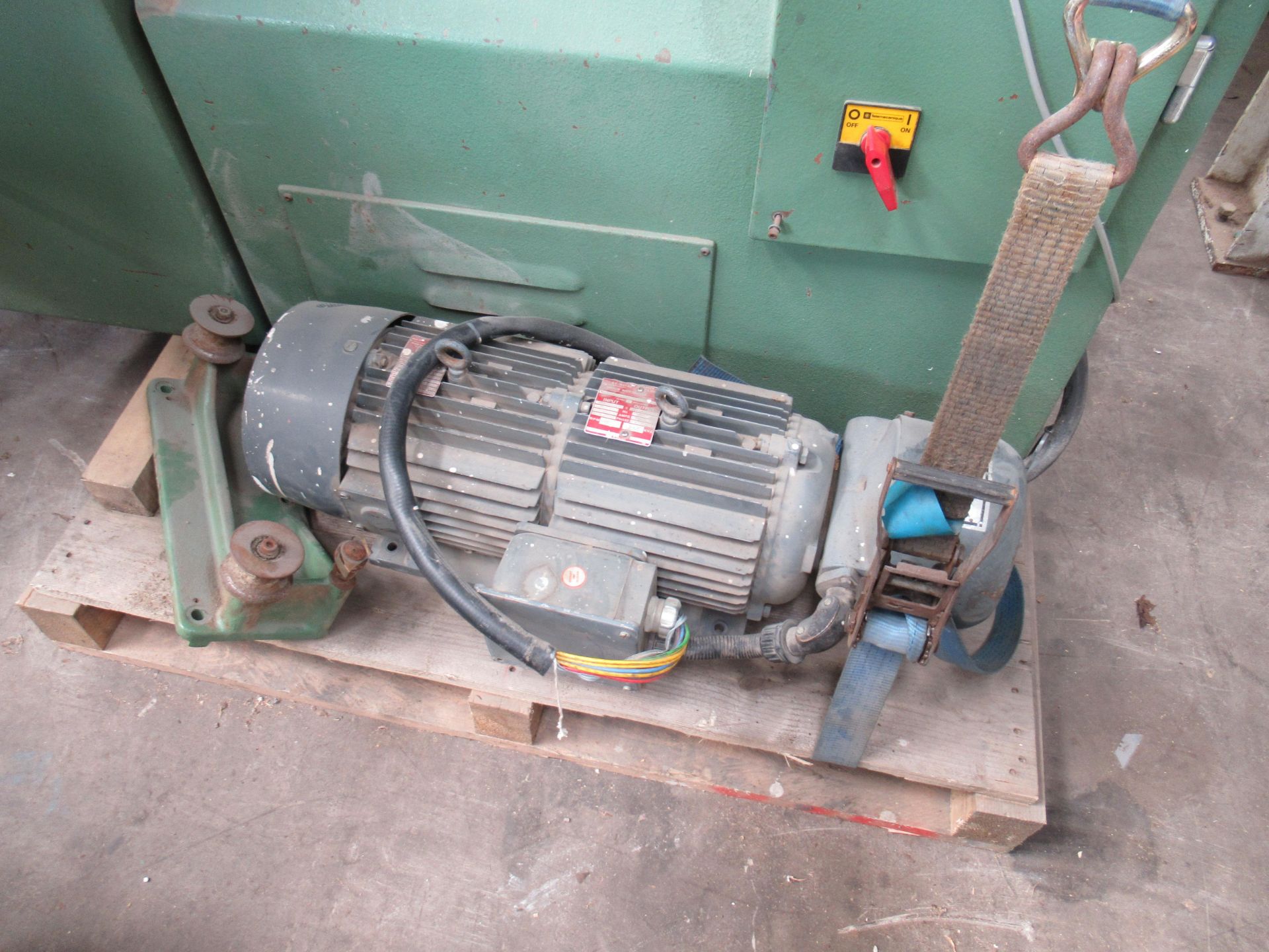 Wadkin Bursgreen UX/FIA/85793 Router. Please note there is a £25 plus VAT Lift Out Fee on this lot - Image 9 of 10