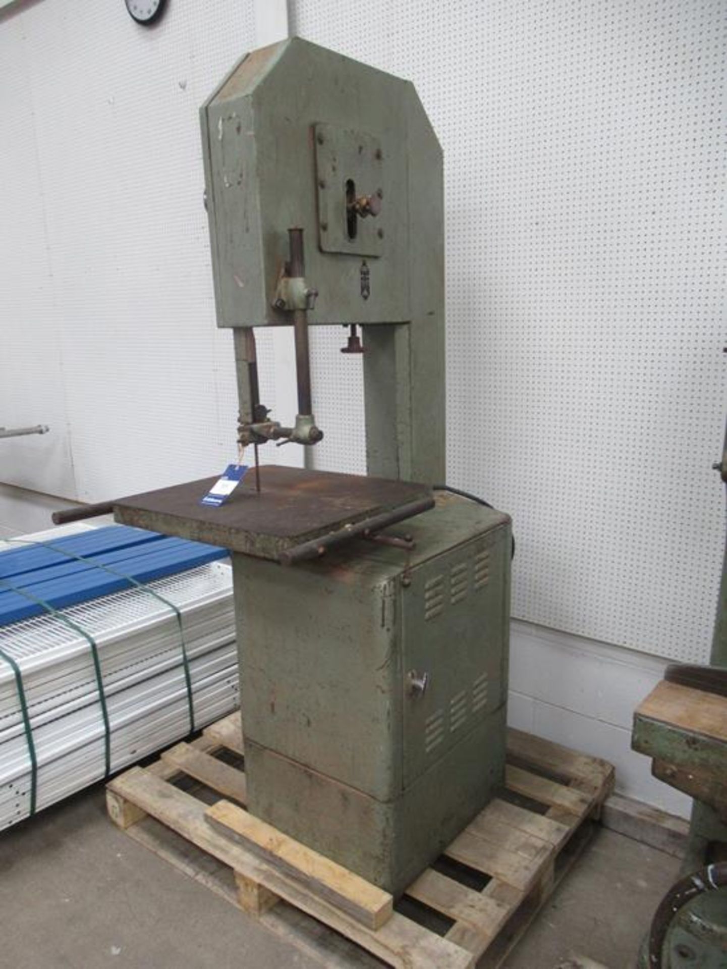 Wadkin Bursgreen vertical bandsaw 240V, No. E773130 - Image 2 of 8