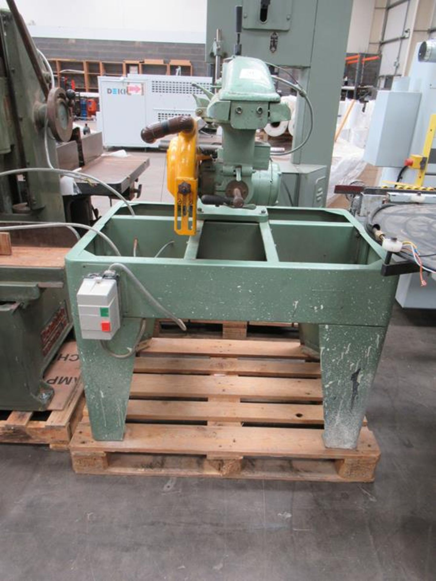 Wadkin cross cut saw 3ph