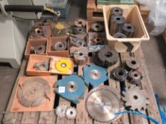 Pallet of assorted machine tooling for planers, saws, moulders etc Please note there is a £5 + VAT L