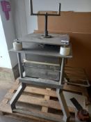 Manually Operated Screw Press, Press Area 350mm x 350mm