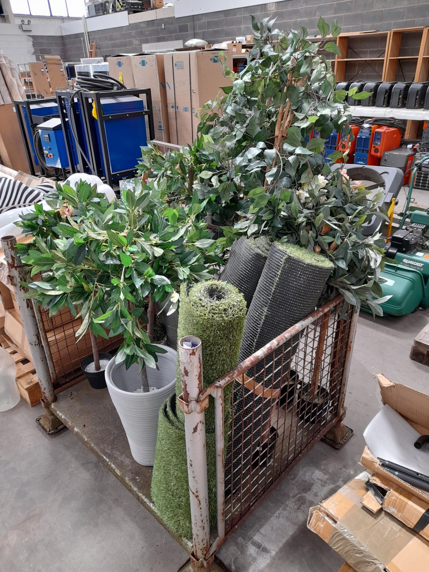 Quantity of various Artificial Foliage Plants, and 3 x Part rolls of AstroTurf (STILLAGE NOT - Image 3 of 4