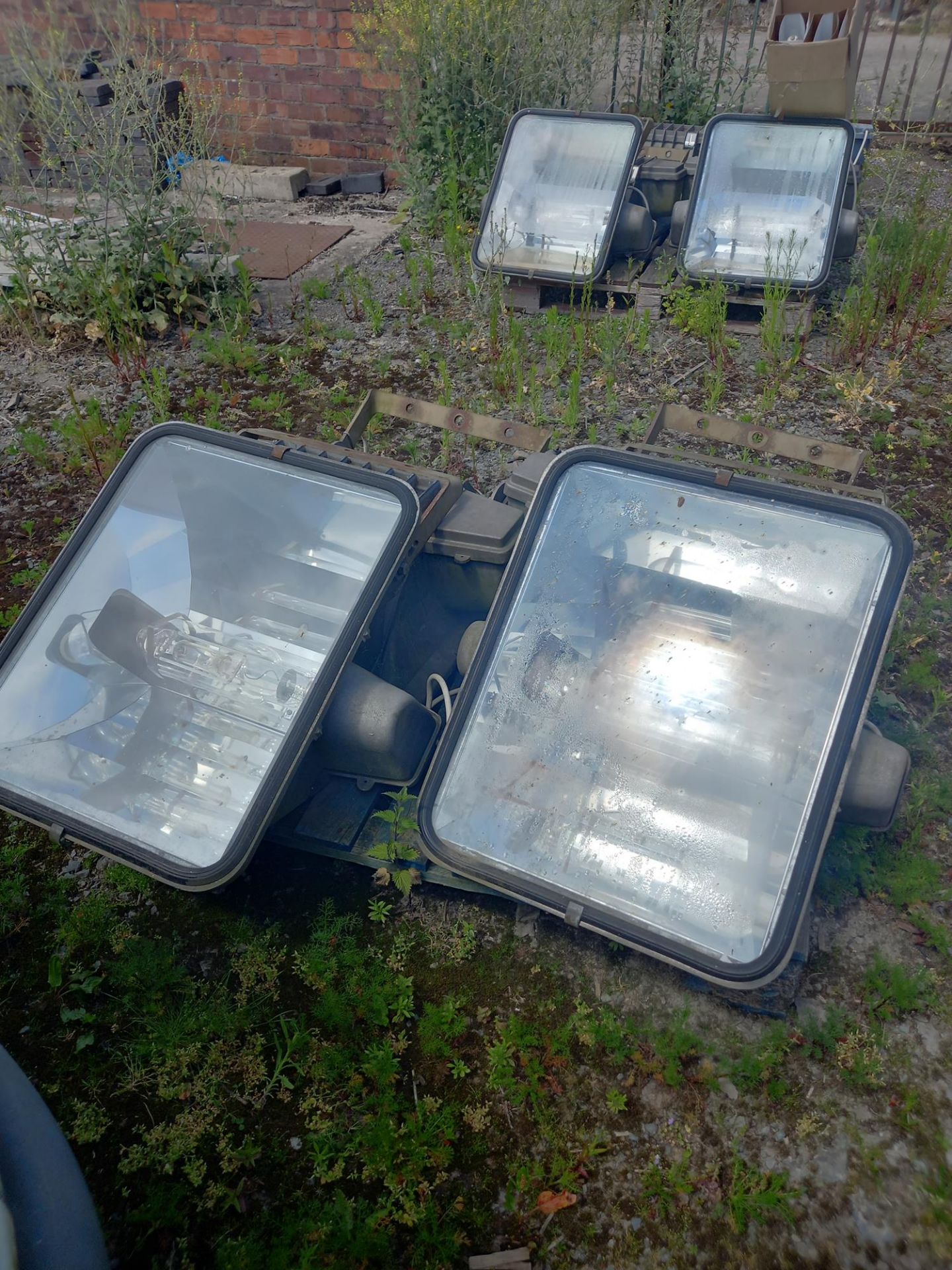 8x Philips Type HNF 002 Halogen flood lights c/w 3 spare bulb - Image 2 of 2