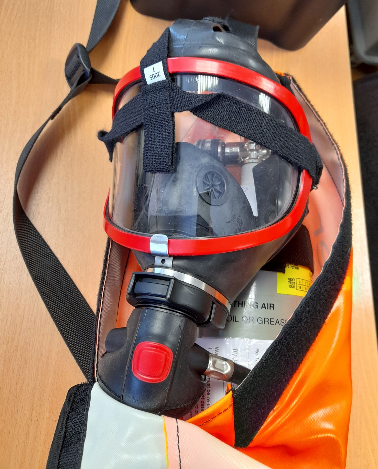 Drager Saver PP15 emergency escape breathing apparatus, including mask and air canister - Image 2 of 3