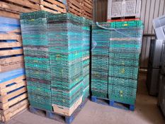 Approx. 1000 Plastic Vegetable Harvesting Baskets / Trays to 5 x Pallets