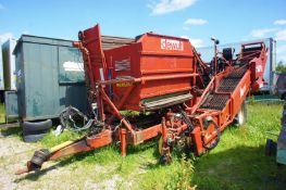 Dewulf A2000 Carrot Harvester, Serial Number 5903415, Year 2003