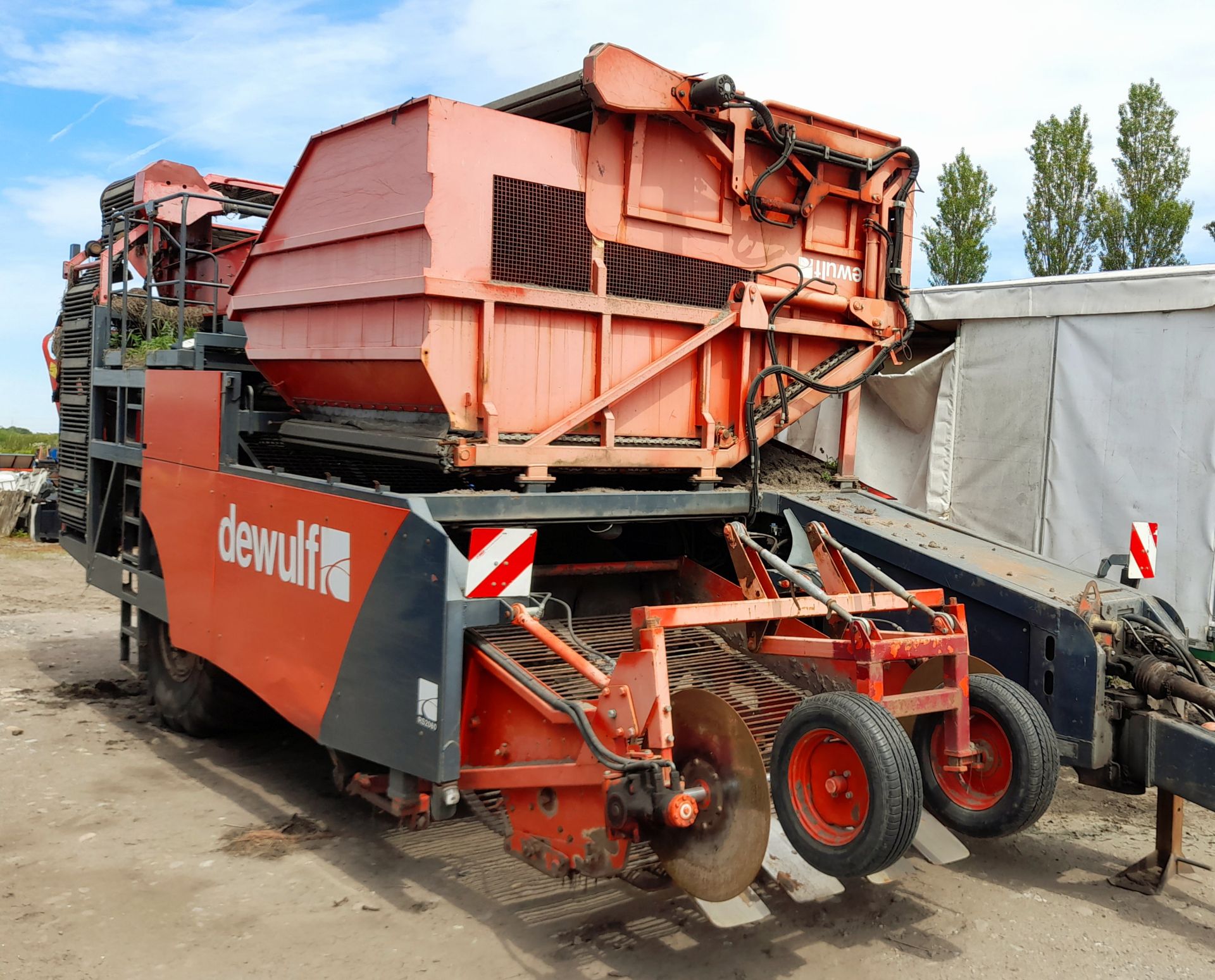 Dewulf RS2060 Trailed 2-Row Sieving Harvester, Serial Number 5811679, Year 2011 - Image 10 of 10