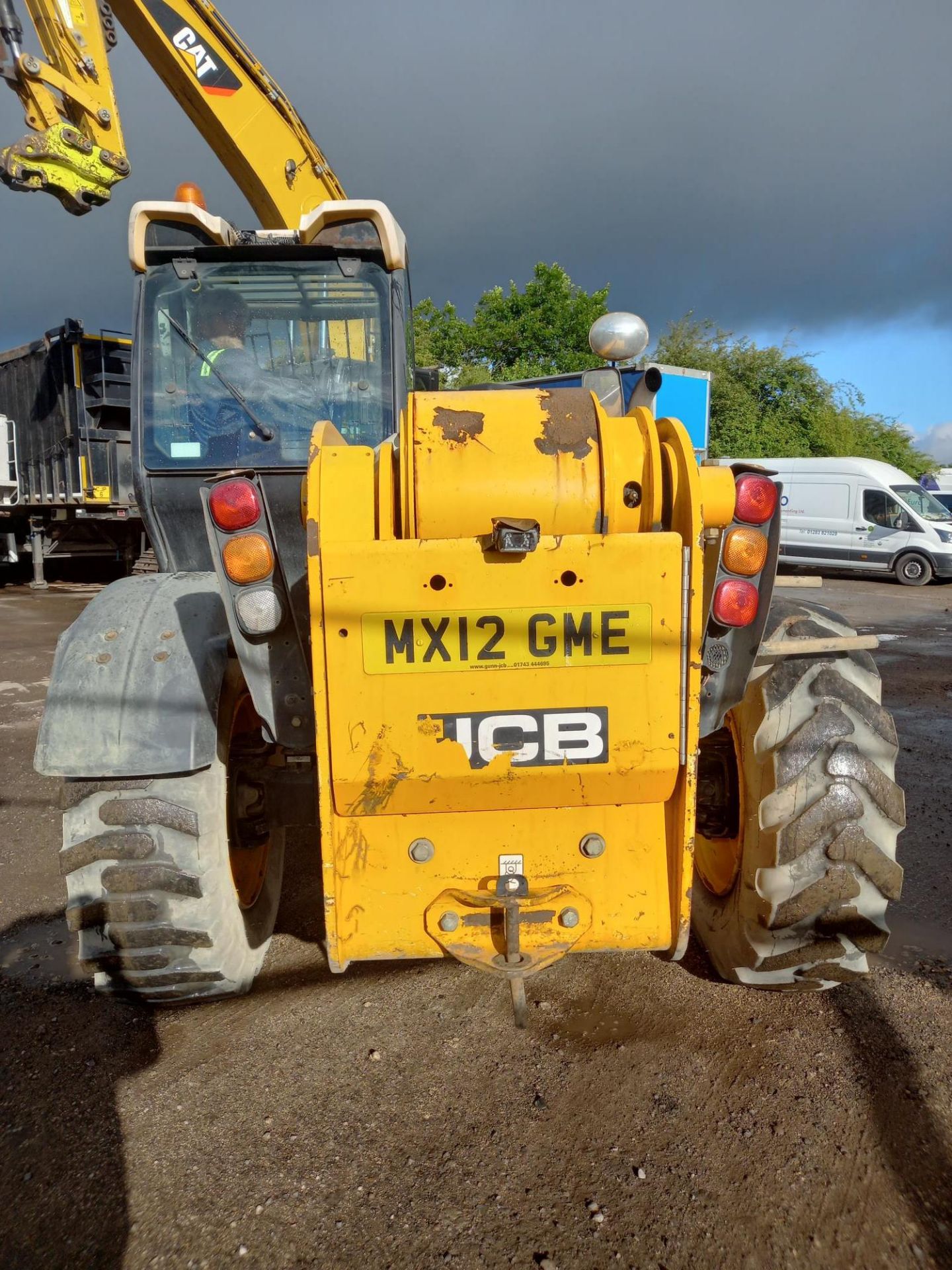 2012 JCB 535-125 Hi Viz 4x4 telehandler c/w forks and fitted with 3rd hydraulic line. Approx. 6680 r - Image 5 of 9