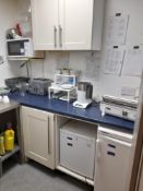 Loose contents to kitchenette to include 2 x Under