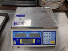 Excell scales, S/N TGA 00192, max. 3kg e= 0.001kg,