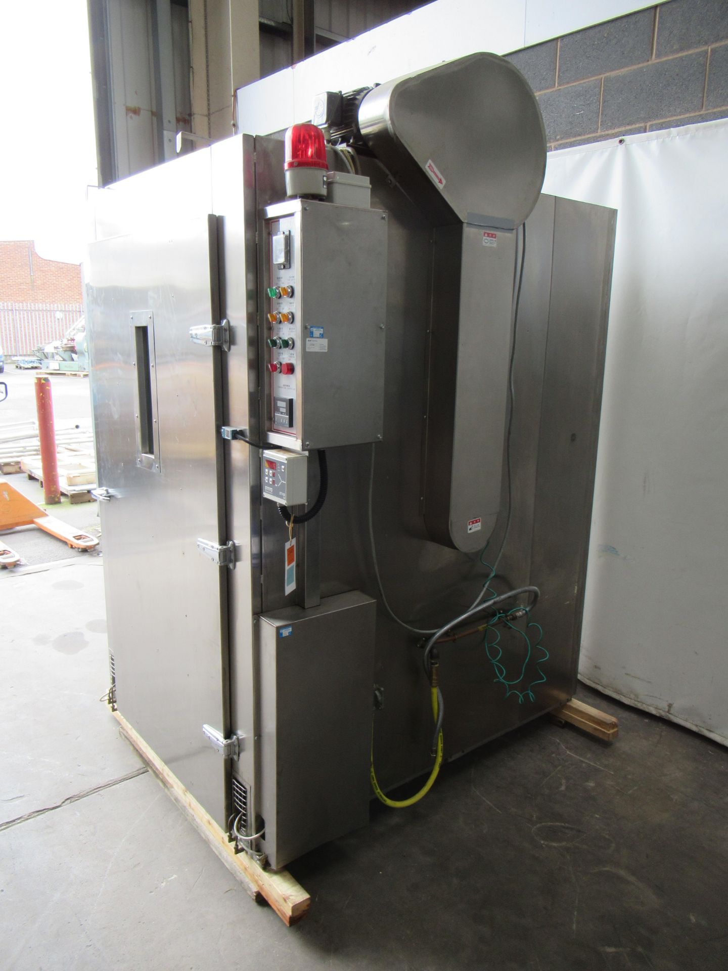 Tsung Hsing 'box type dryer' commercial oven/dryer with two trollies, 415V, 50Hz - Image 2 of 7