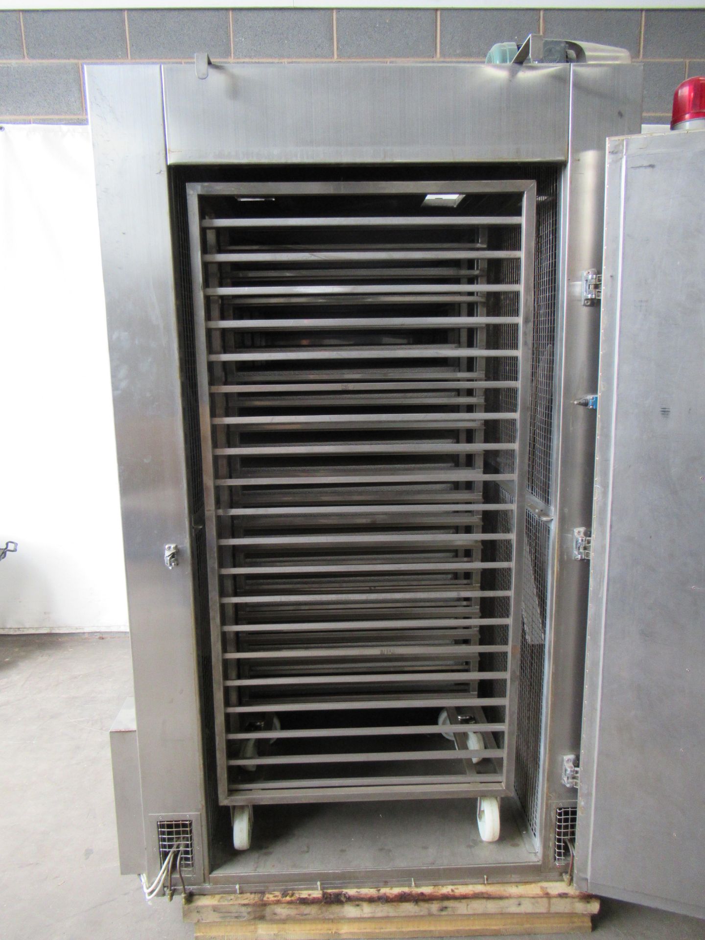 Tsung Hsing 'box type dryer' commercial oven/dryer with two trollies, 415V, 50Hz - Image 7 of 7