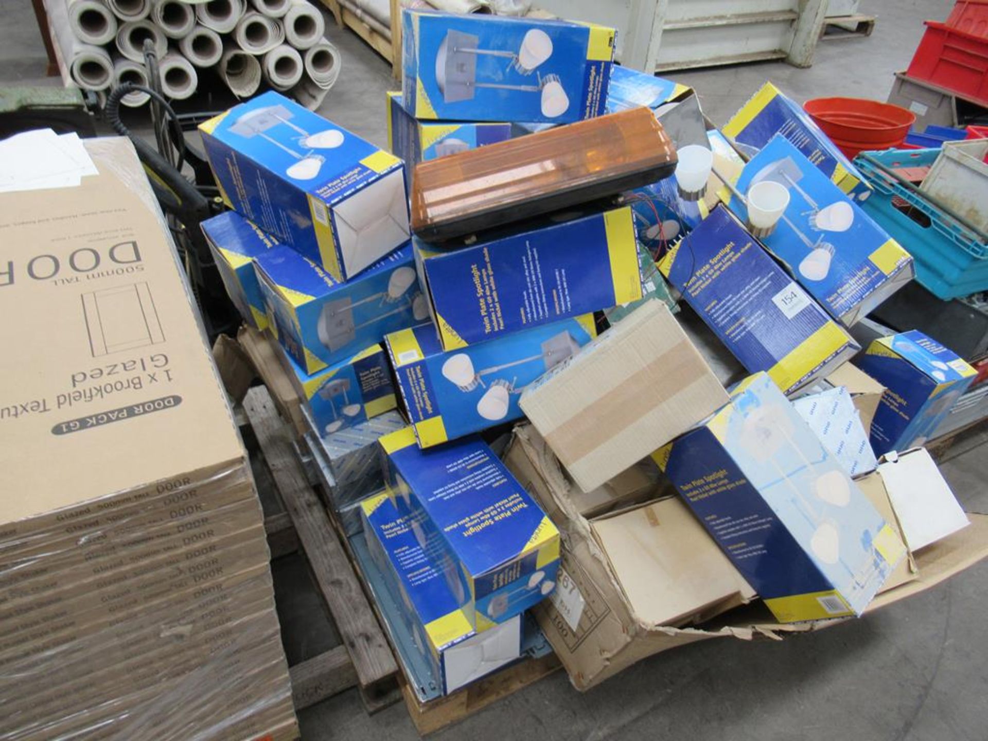 Contents of Pallet Including Sockets, Luneta Spotlight, Bulbs etc.Please note there is a £12 + VAT L - Image 2 of 3