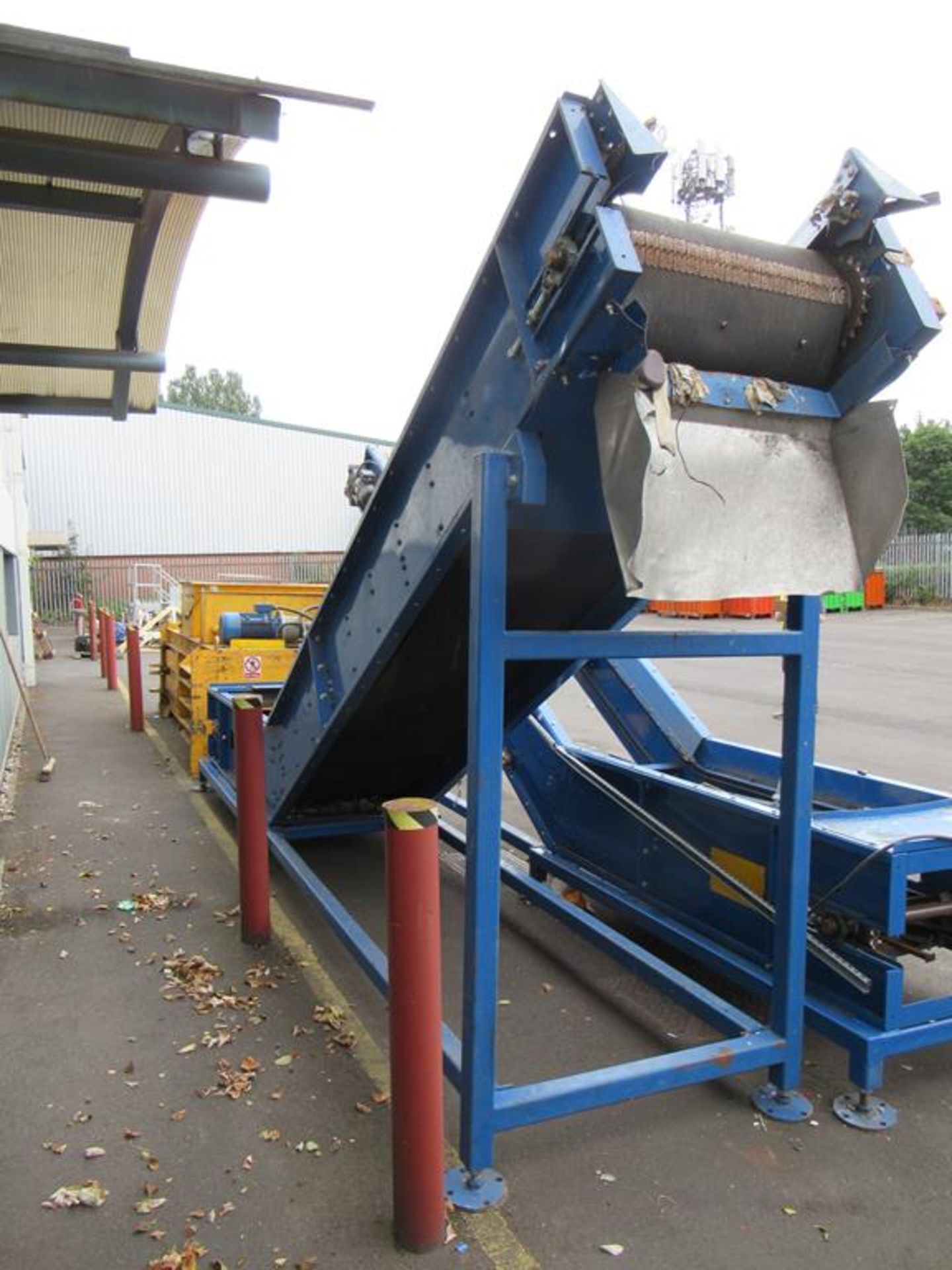 Unbranded Rising Conveyor approx L6500mm, H2200mm, W800mm (Missing Conveyor Belt) See Photos for Dam - Image 2 of 9