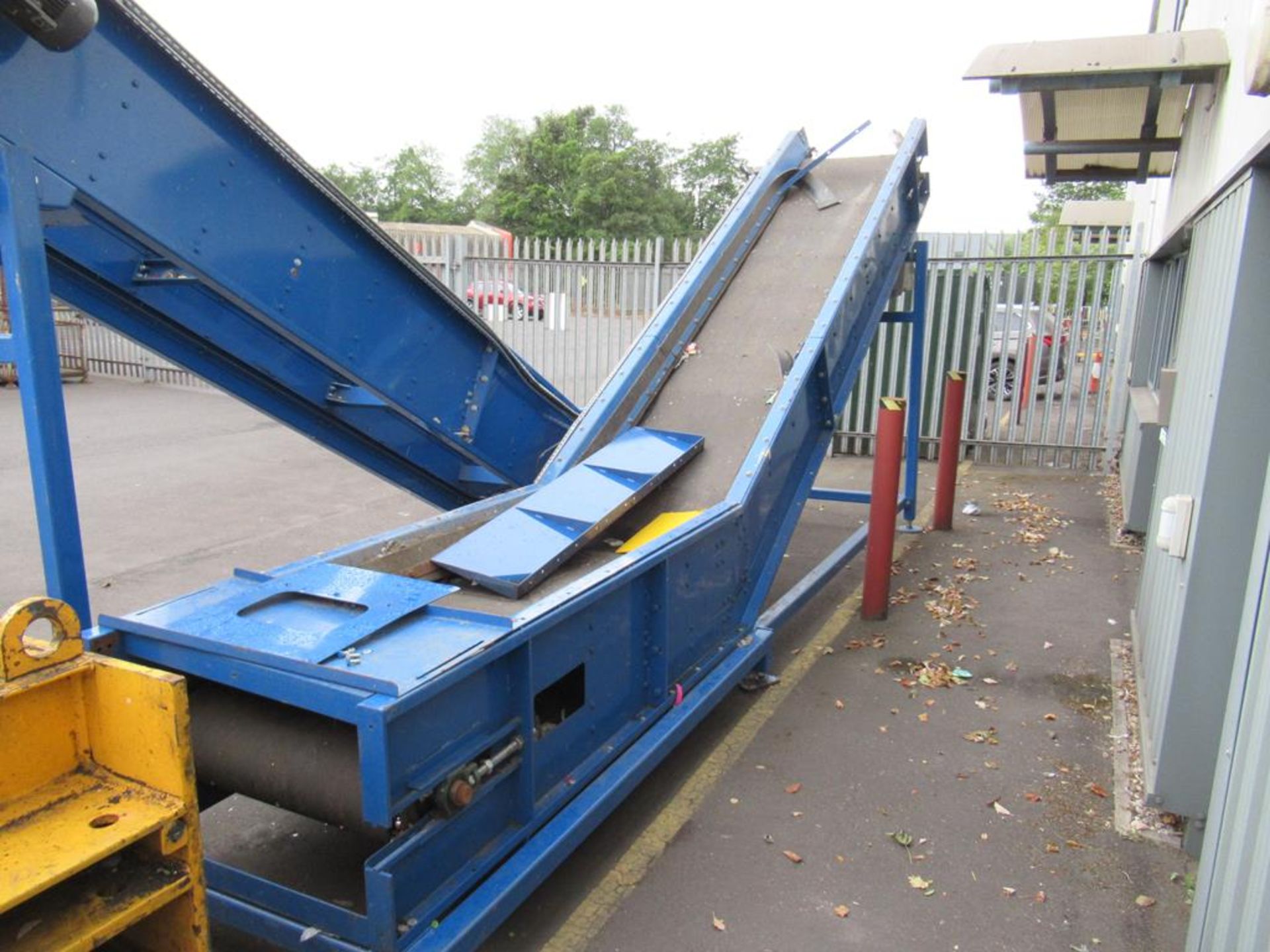 Unbranded Rising Conveyor approx L6500mm, H2200mm, W800mm (Missing Conveyor Belt) See Photos for Dam - Image 4 of 9