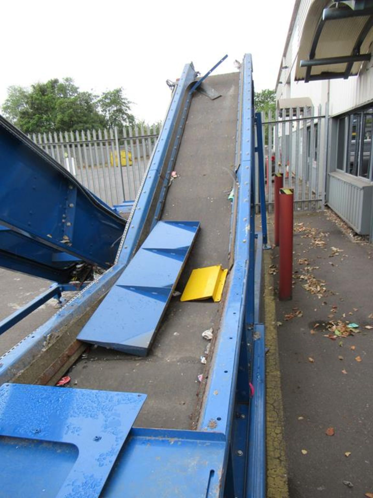 Unbranded Rising Conveyor approx L6500mm, H2200mm, W800mm (Missing Conveyor Belt) See Photos for Dam - Image 6 of 9