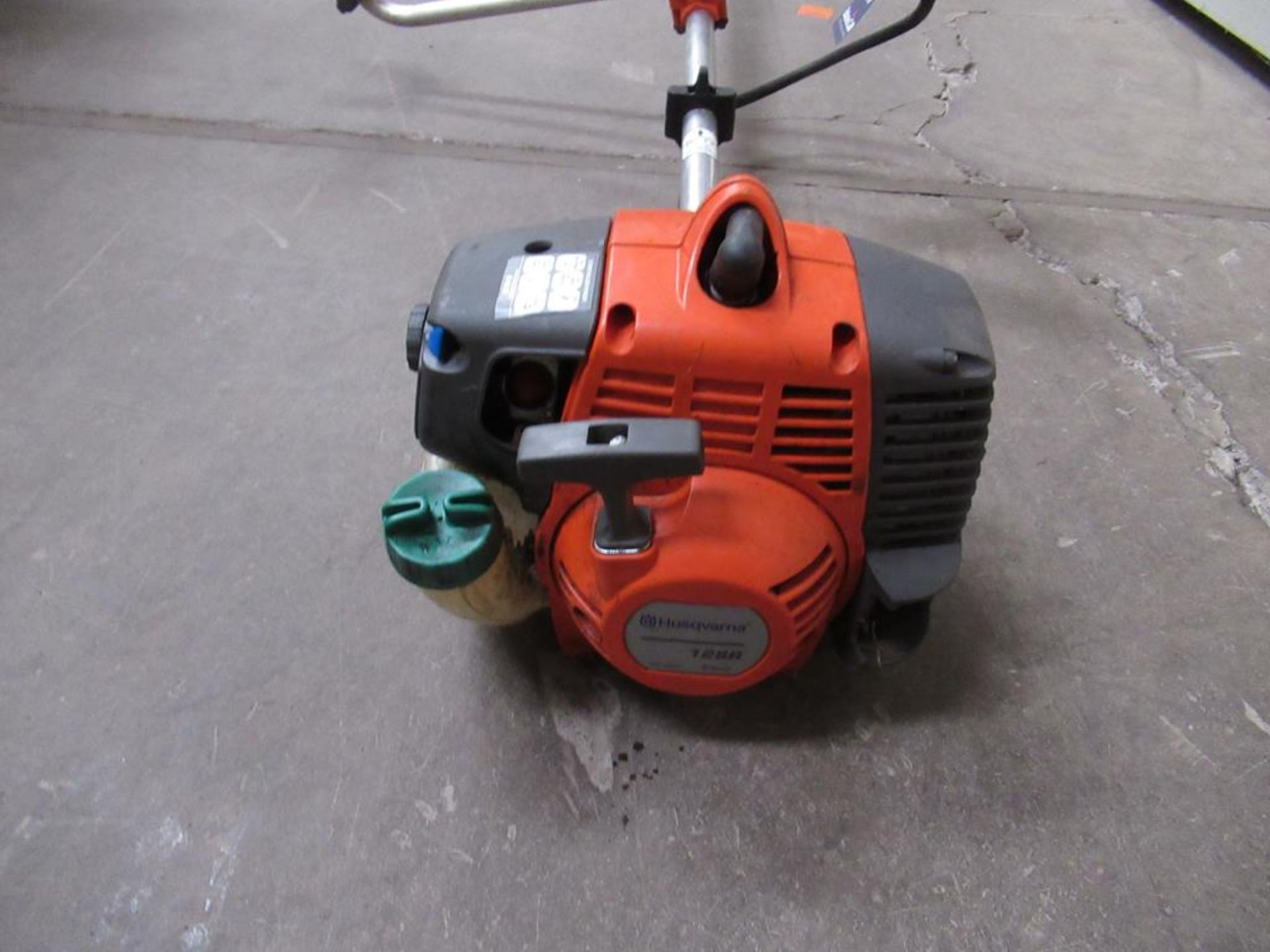 Husqvarna 128R petrol strimmer - Image 4 of 5