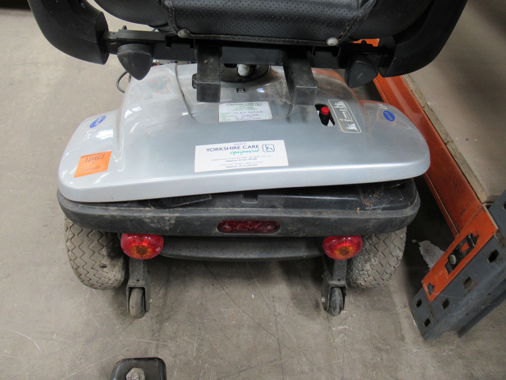 An Invacare Leo mobility scooter (untested) - Image 7 of 8