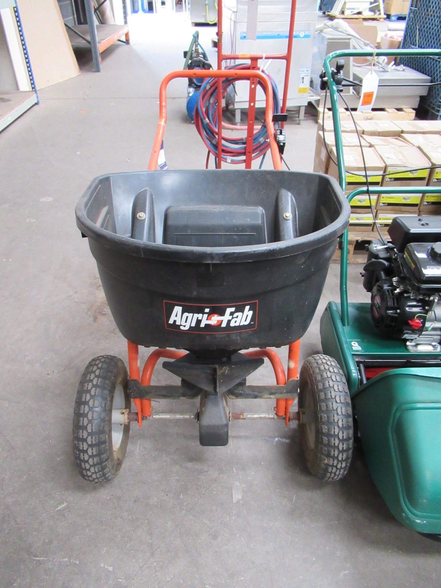 An Agri-fab manual salt spreader - Image 2 of 3