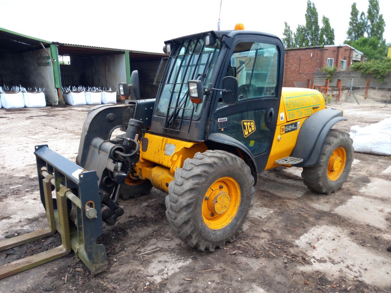 JCB 524-50 Loadall, DAF Fan CF75.310 26T Hiab Lorry, Workshop Equipment and Office Furniture