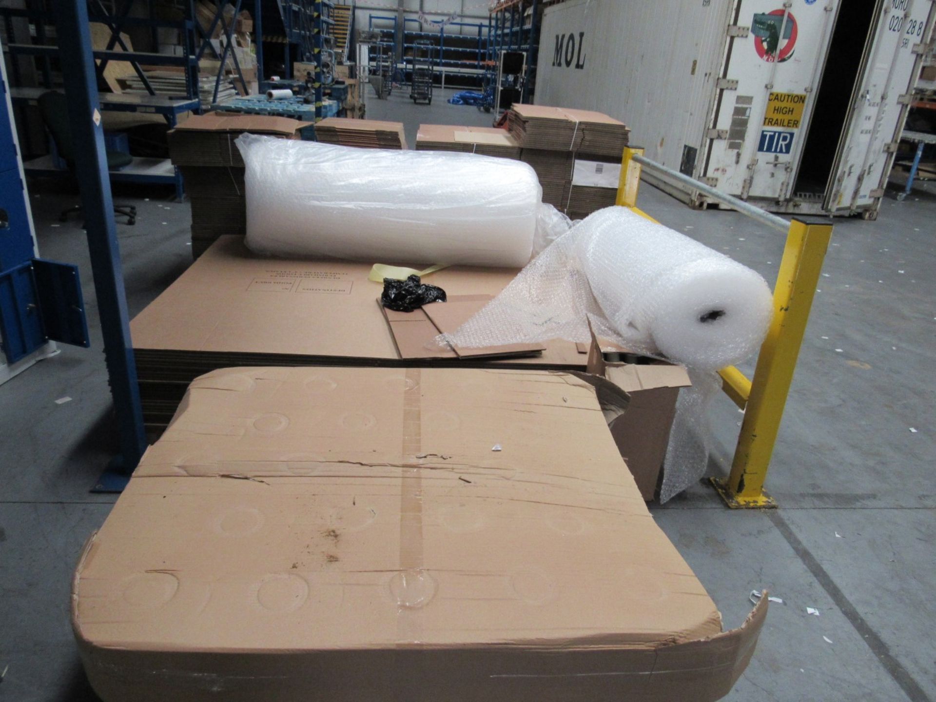 Quantity cardboard and packaging to 3 pallets