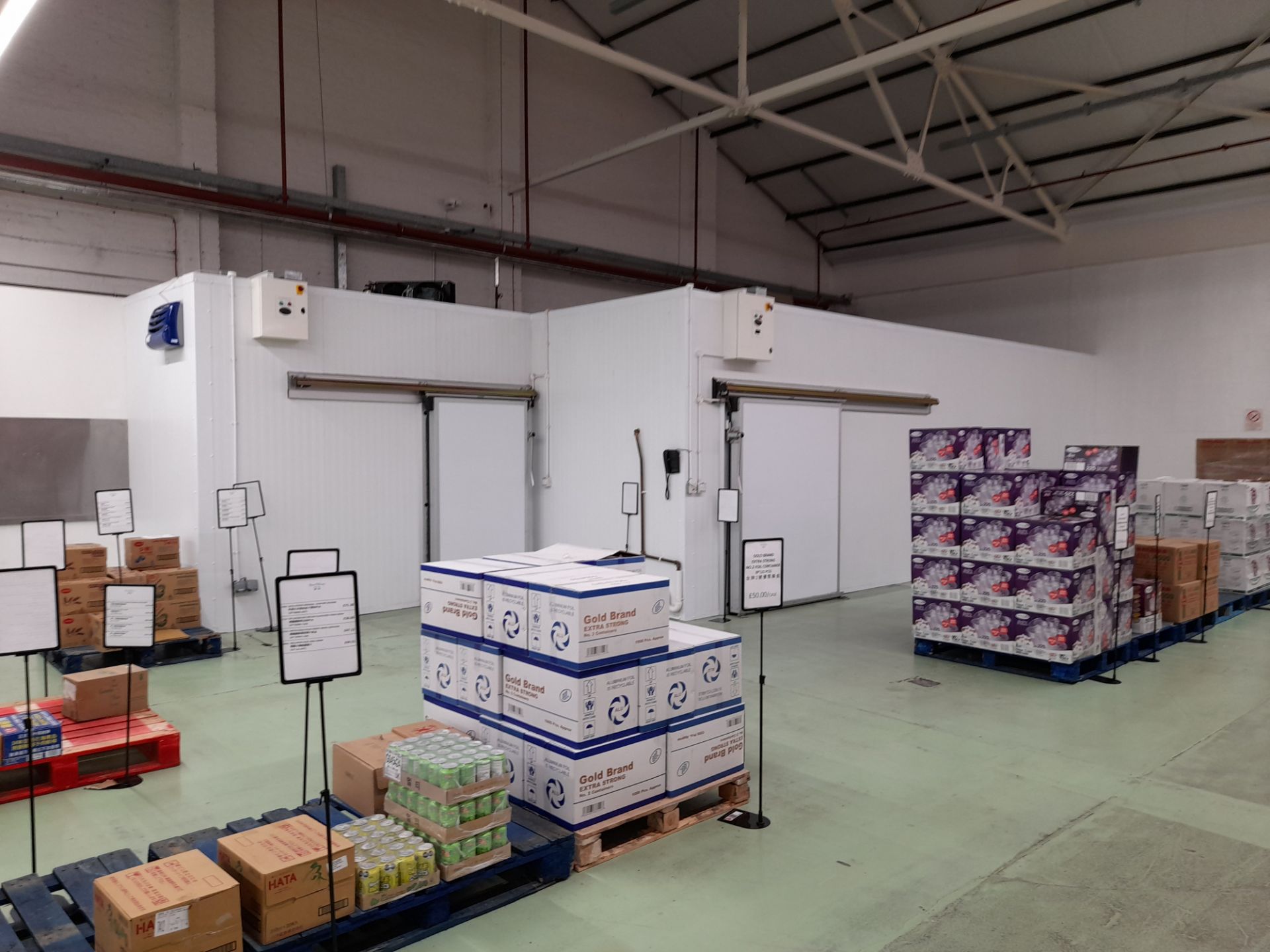 Twin Modular Fabricated Chill Room – Room 6 approx. 8m x 4.5m with 1 x Russell 3 fan chiller, Room 7