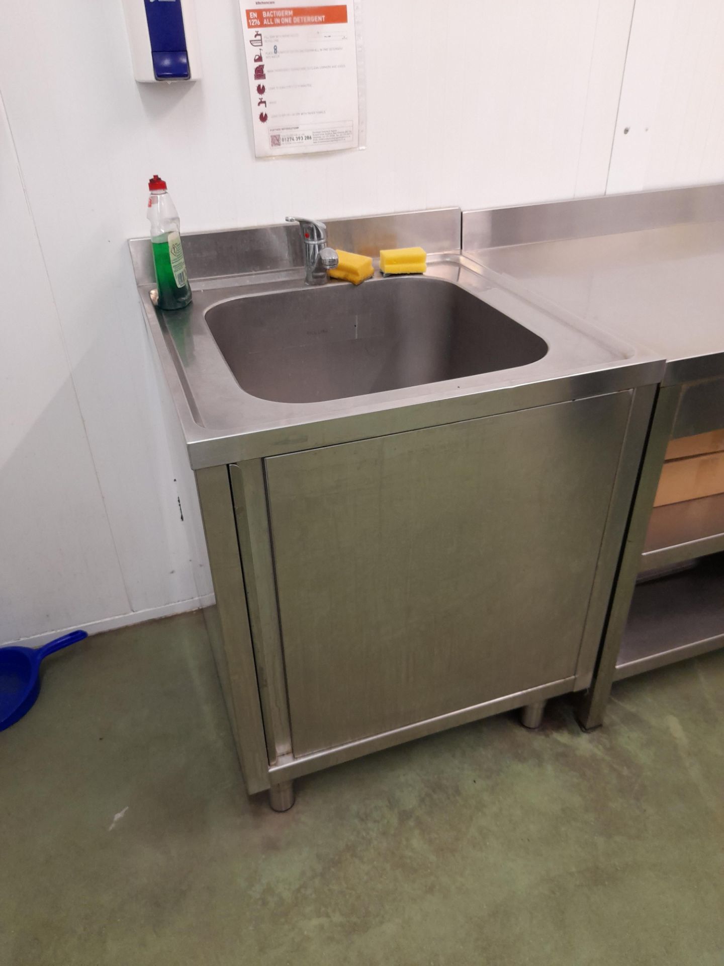 Single bowl sink unit, approx. 700mm x 700mm, with under cupboard (only available for removal Friday