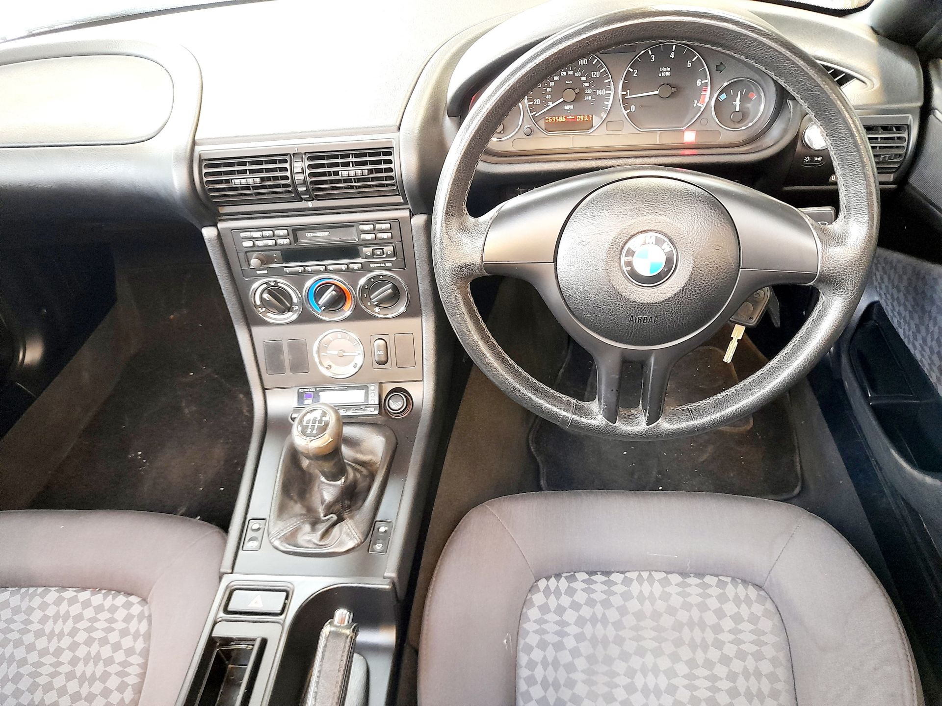 BMW Z3 Convertible 1895cc, Petrol, Manual, Silver, 29.09.2000, Registration X929 AFP, 69,586 - Image 13 of 17