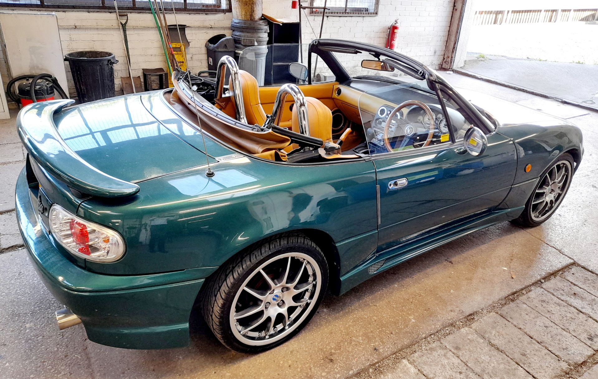 Mazda Eunos Convertible 1598cc, Petrol, Auto, Green, Registration B16 MEP, MOT 11.04.2023, V5 - Image 3 of 15