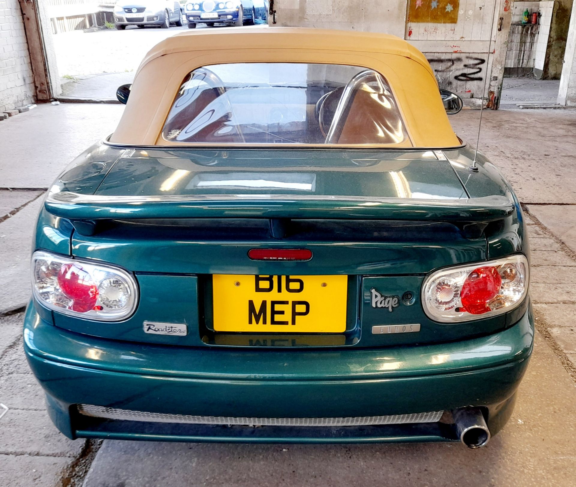 Mazda Eunos Convertible 1598cc, Petrol, Auto, Green, Registration B16 MEP, MOT 11.04.2023, V5 - Image 9 of 15