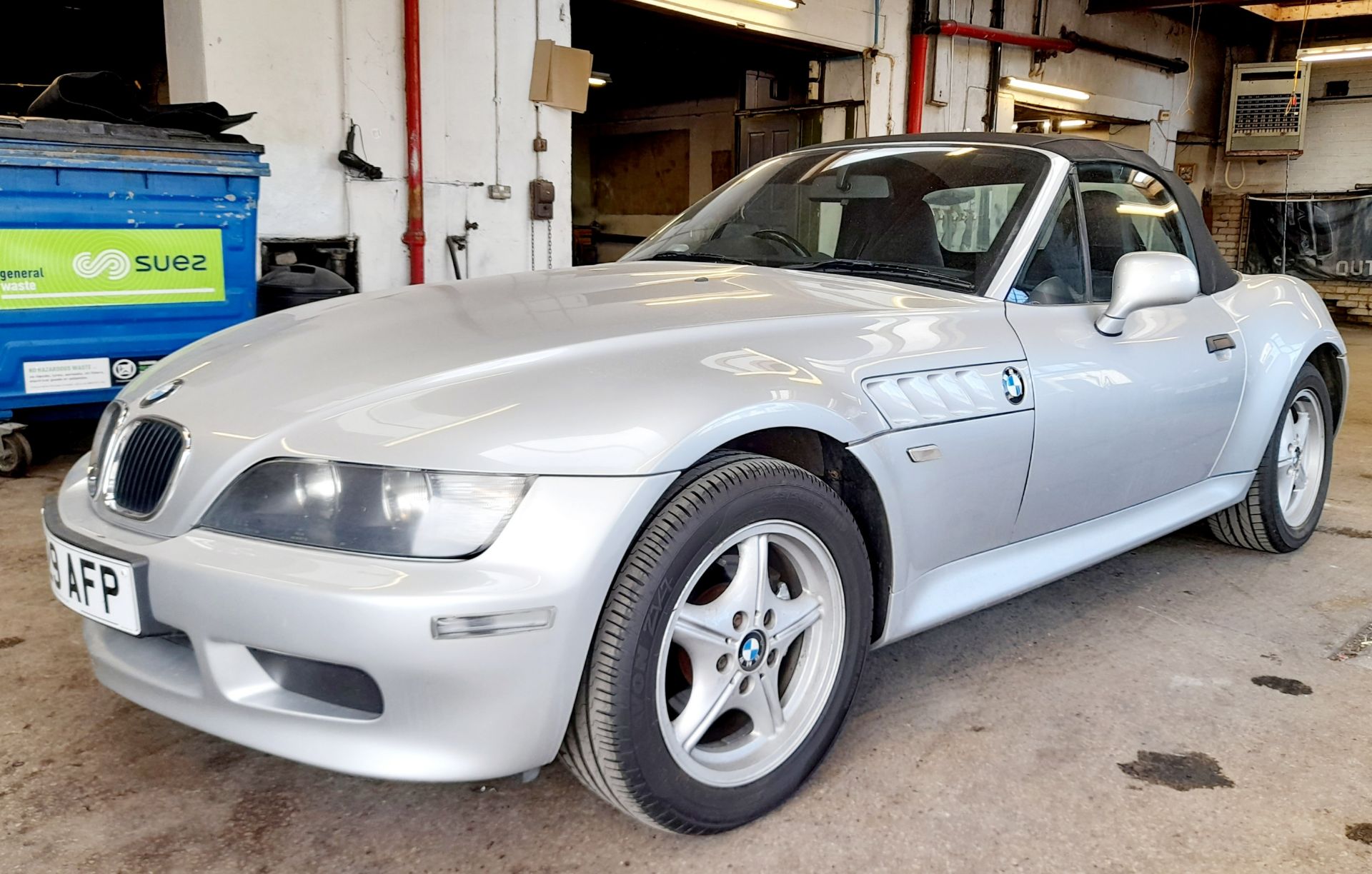 BMW Z3 Convertible 1895cc, Petrol, Manual, Silver, 29.09.2000, Registration X929 AFP, 69,586 - Image 2 of 17