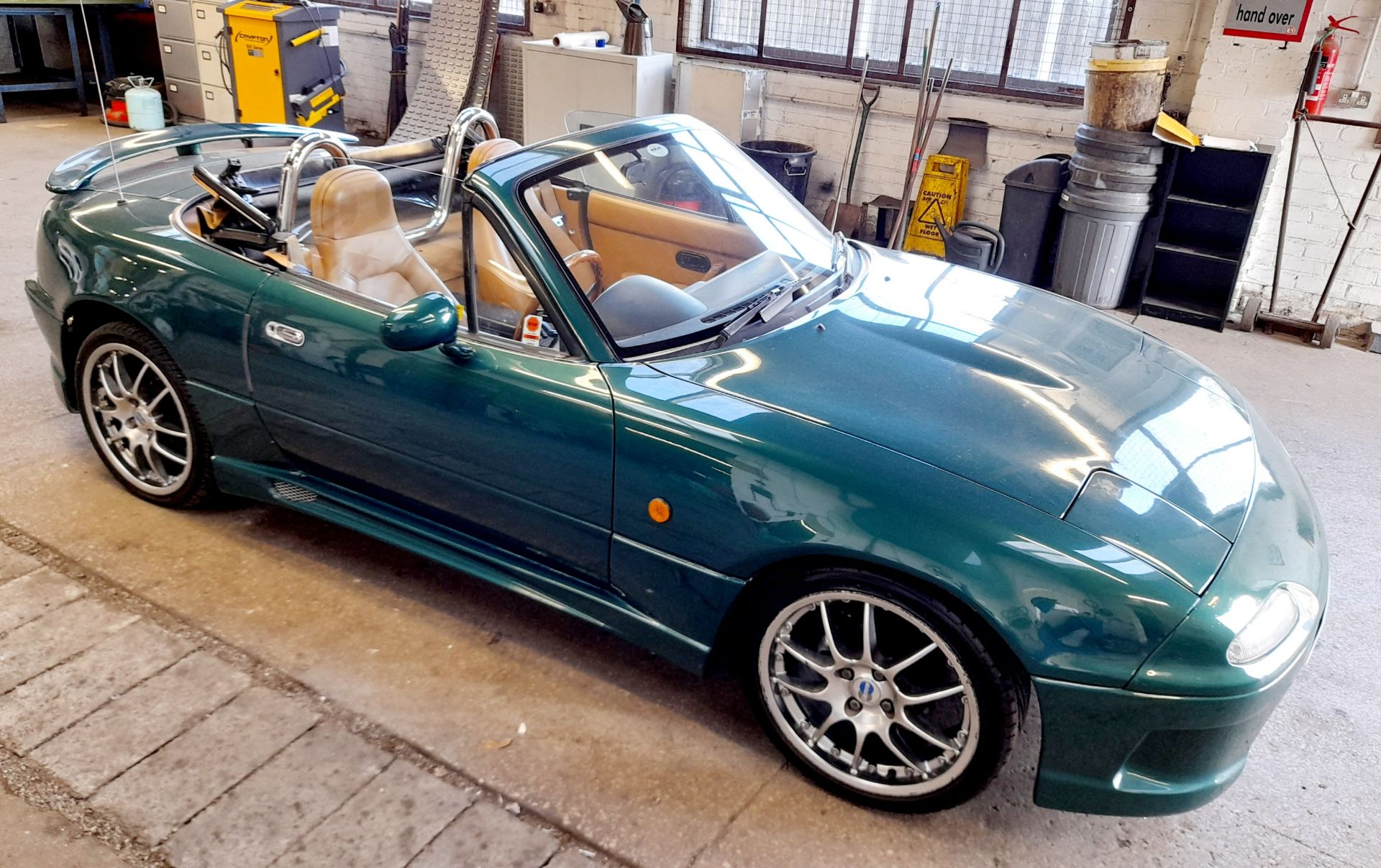 Mazda Eunos Convertible 1598cc, Petrol, Auto, Green, Registration B16 MEP, MOT 11.04.2023, V5 - Image 2 of 15