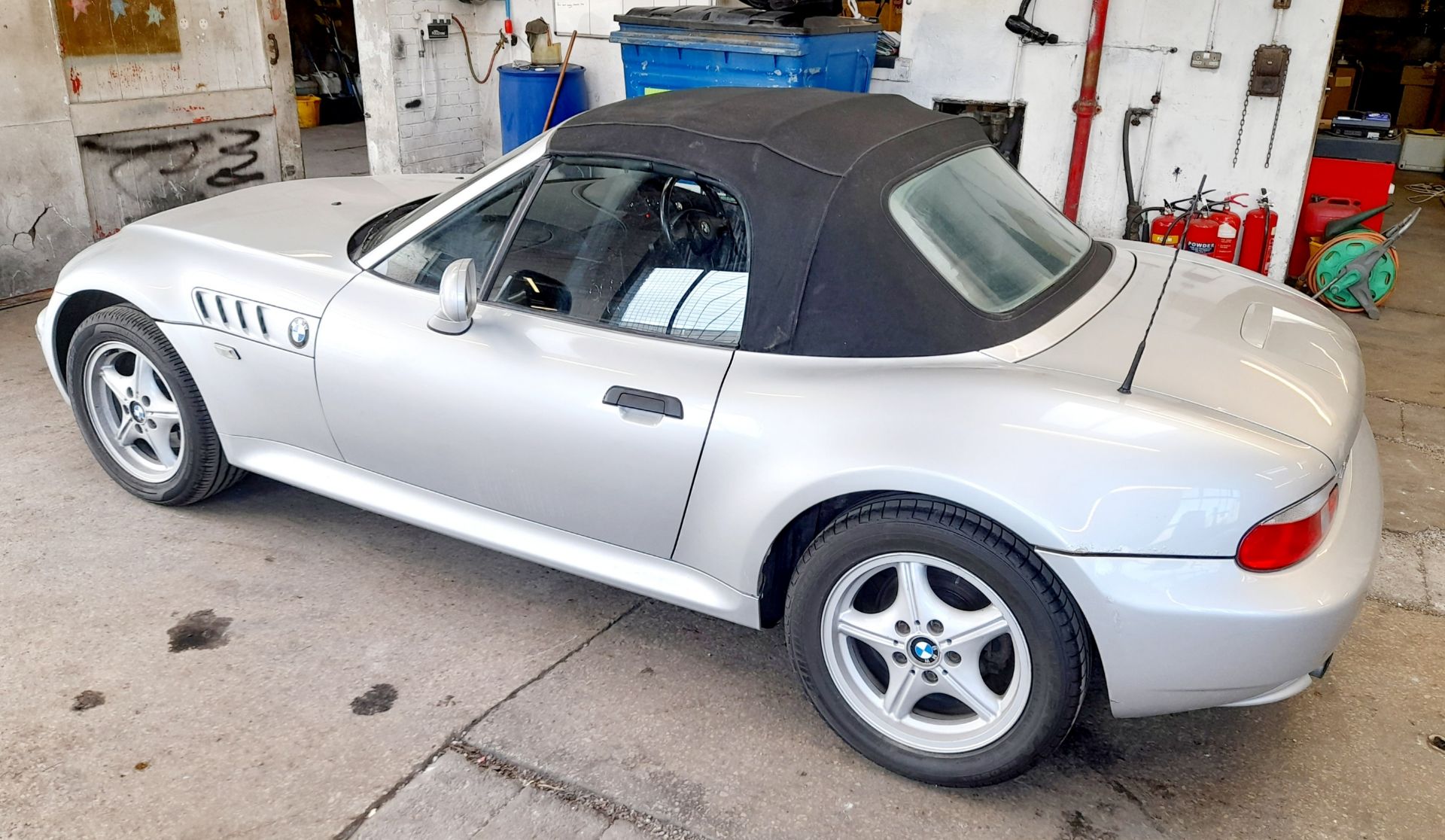 BMW Z3 Convertible 1895cc, Petrol, Manual, Silver, 29.09.2000, Registration X929 AFP, 69,586 - Image 3 of 17